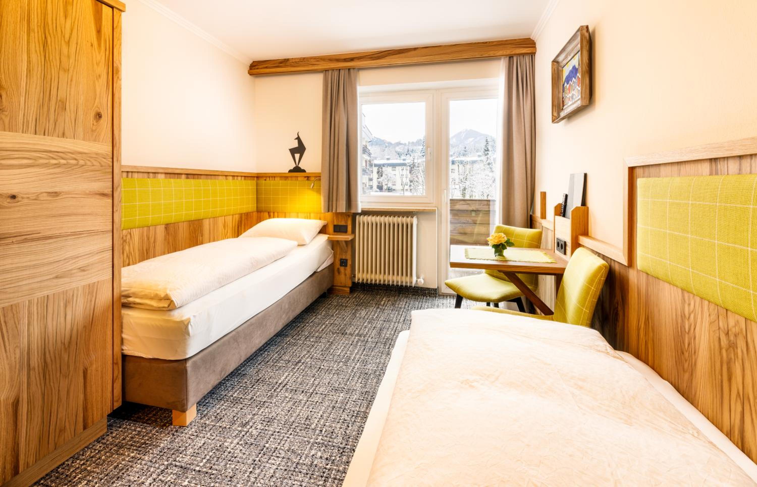Twin Room with Balcony - Photo 1
