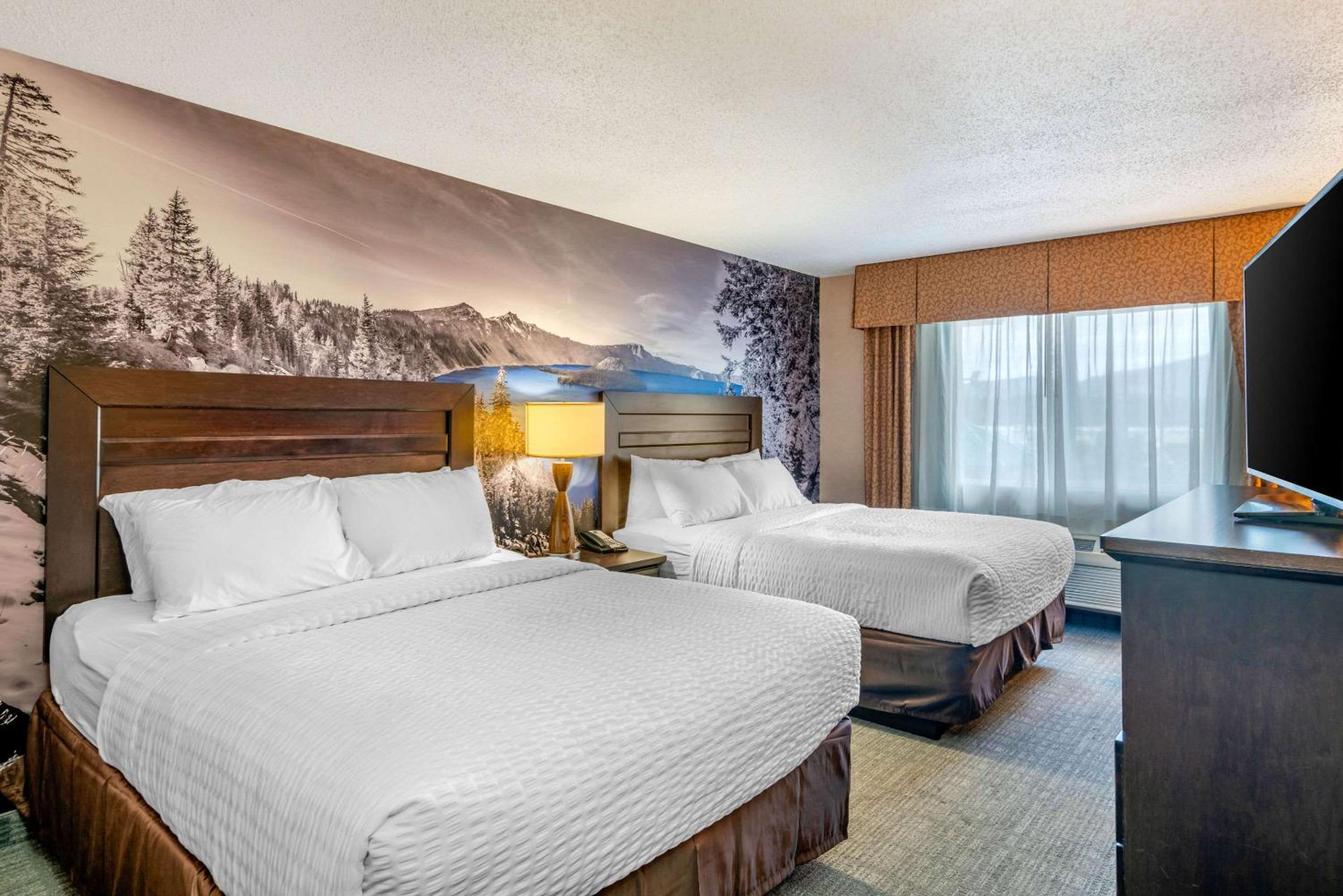 Quadruple Room with Two Queen Beds - Non Smoking/Pet Friendly photo 1