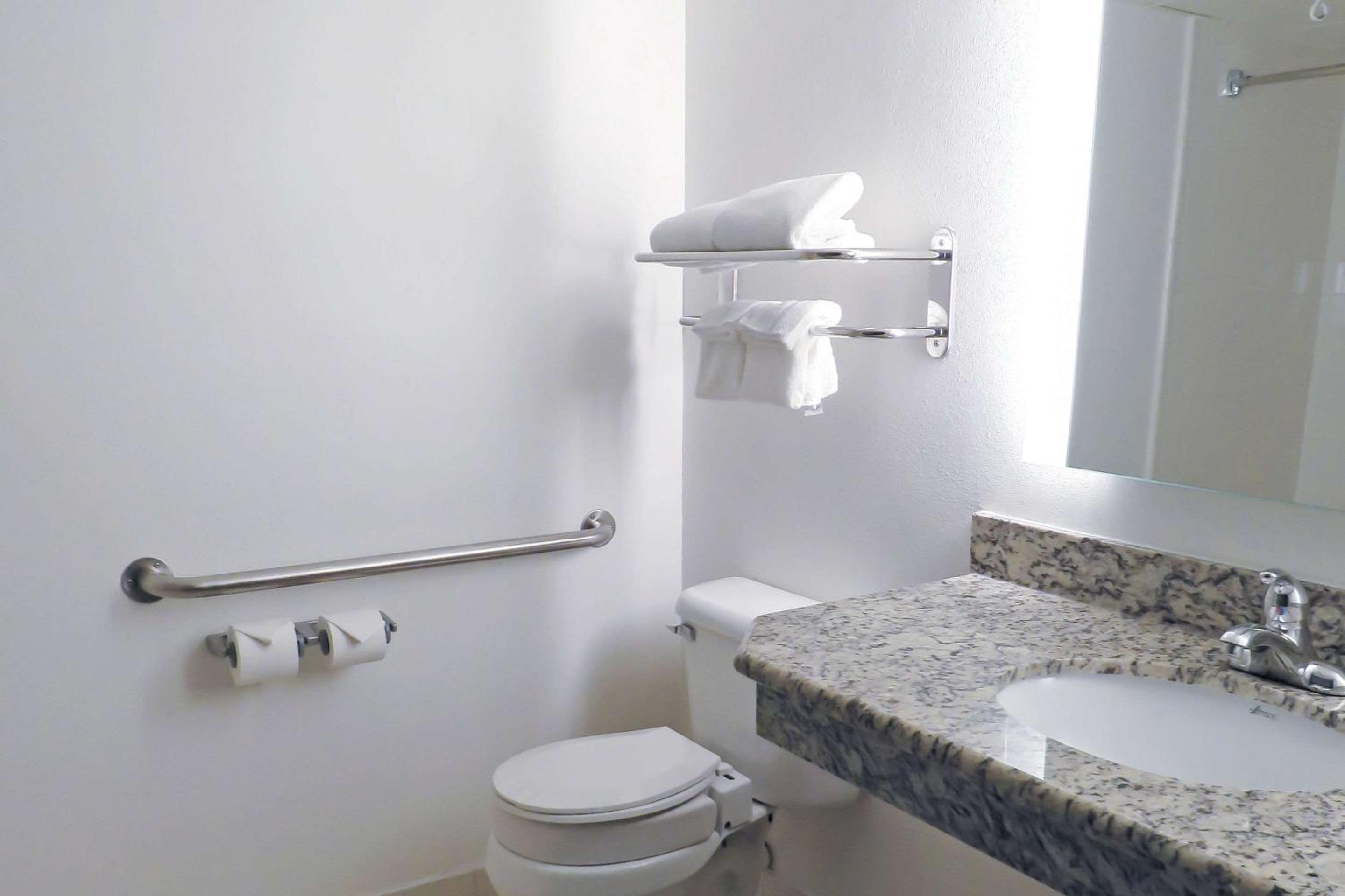 King Room - Accessible/Non-Smoking - Photo 4