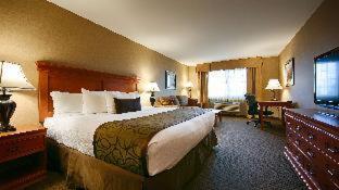 Large Queen Room with Two Queen Beds and Sofa Bed - Non-Smoking - Photo 1