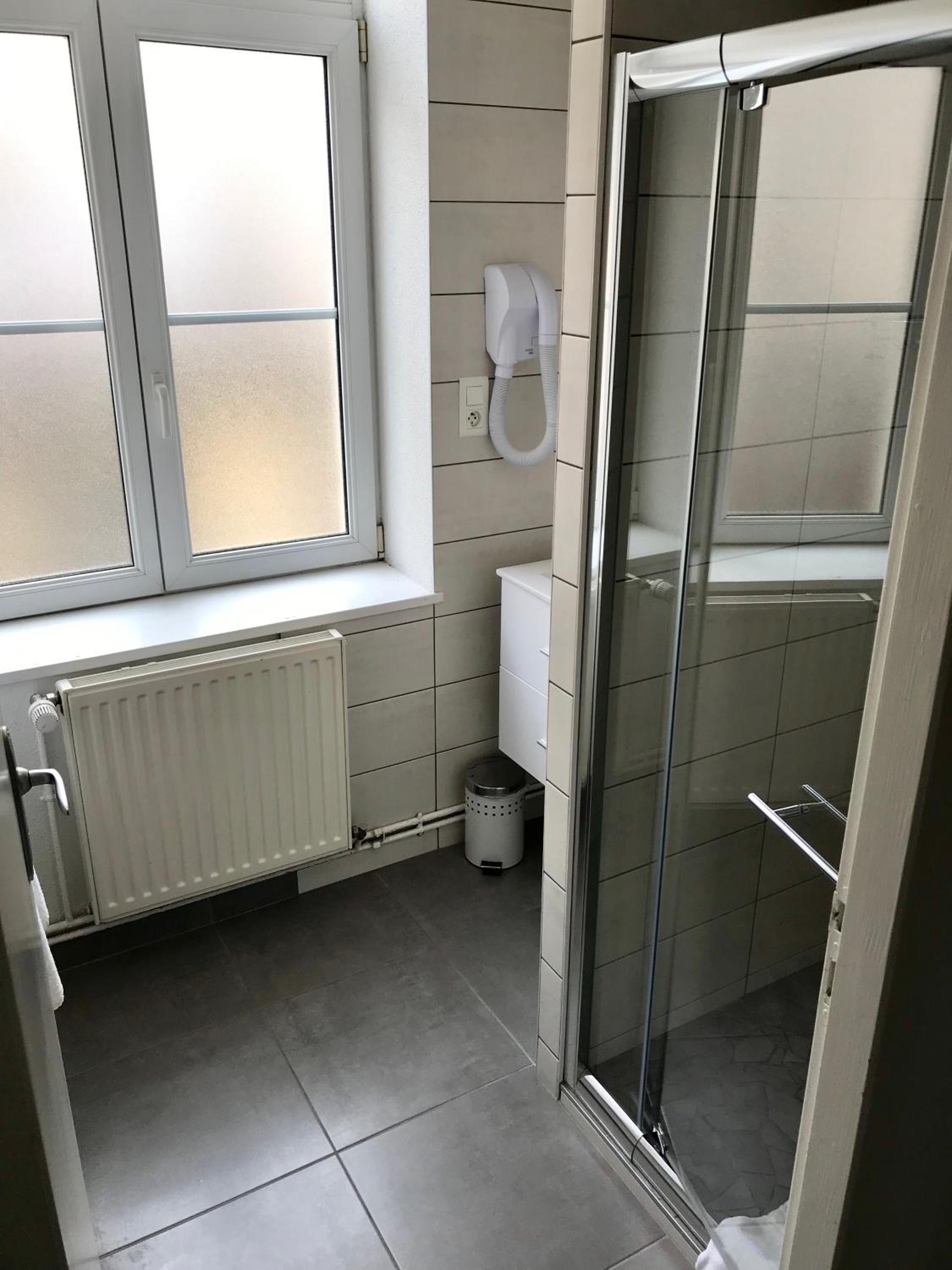 Double Room - Photo 6