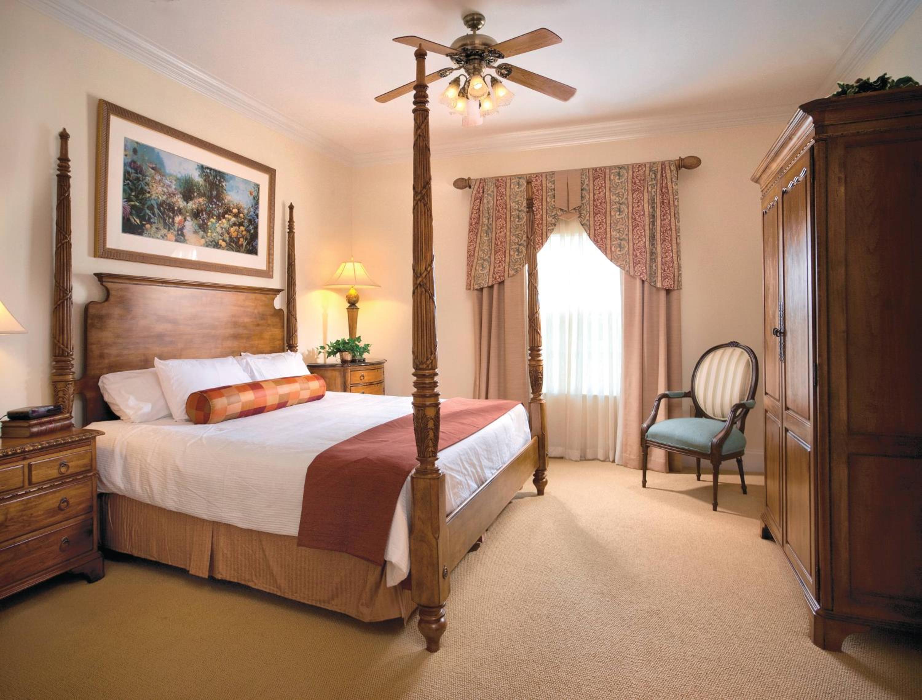One-Bedroom King Suite photo 2
