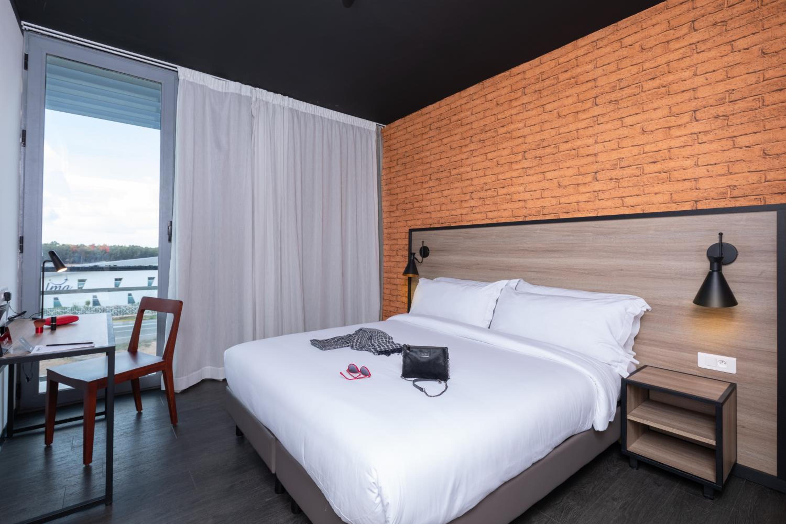 Standard Double Room - Photo 6