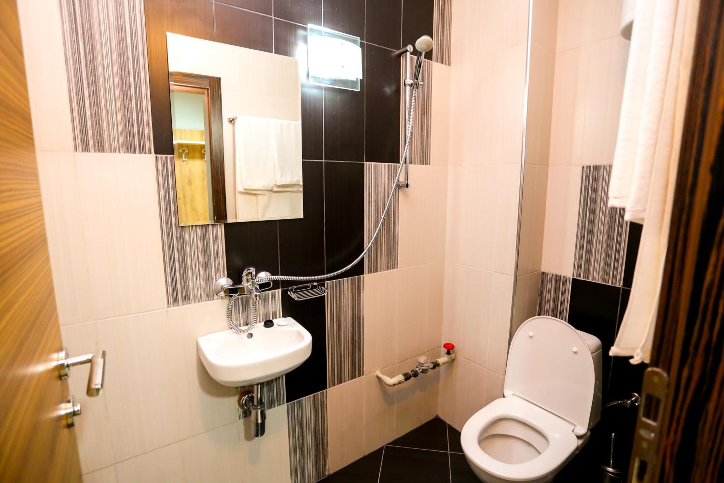 Standard Twin Room with Sofa photo 3