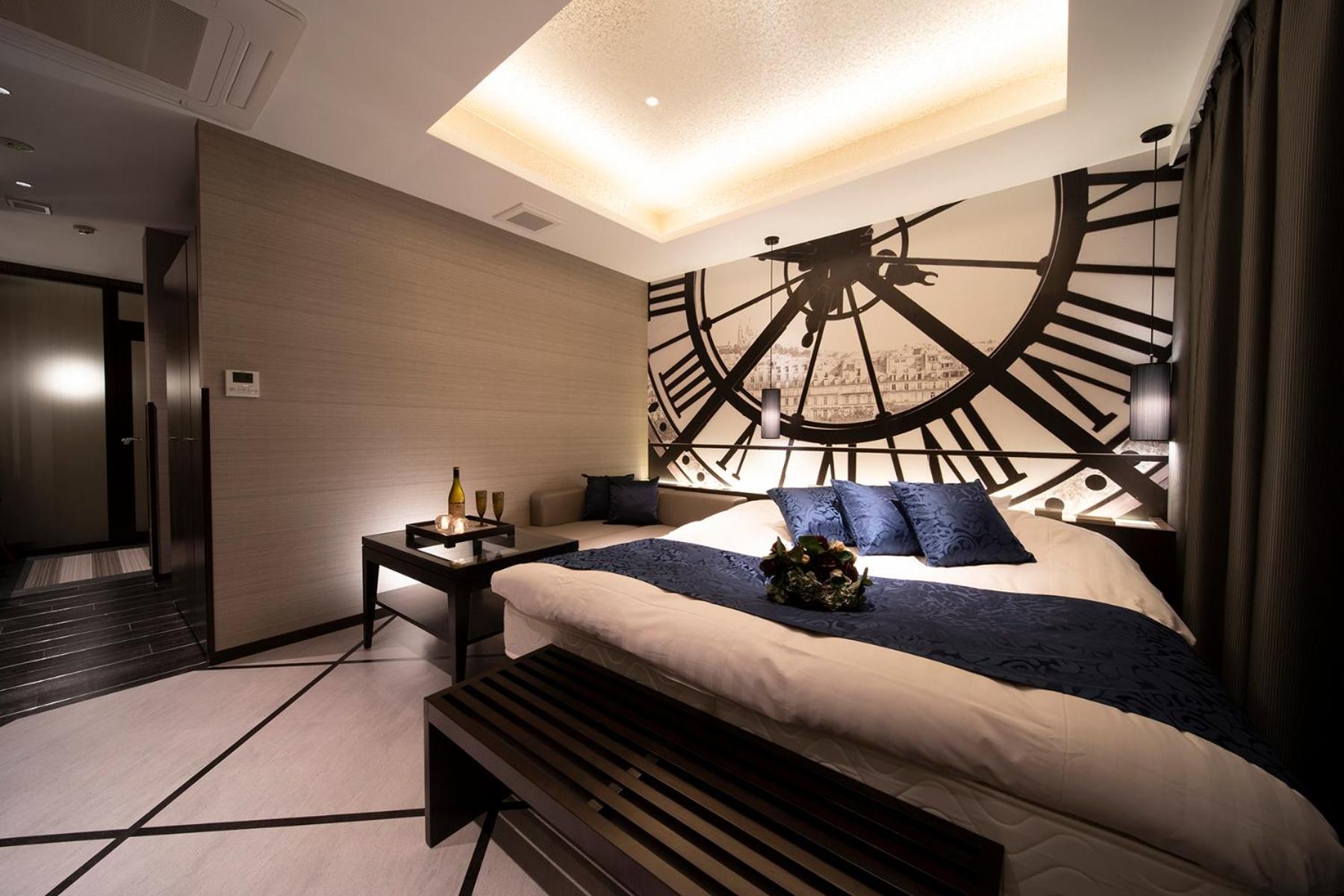 King Room - 21:00 Check-in