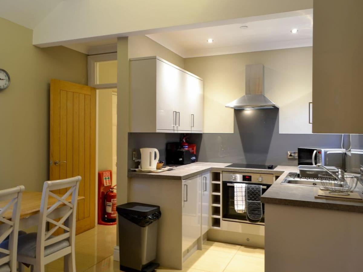 Apartment - Ground Floor - Photo 7