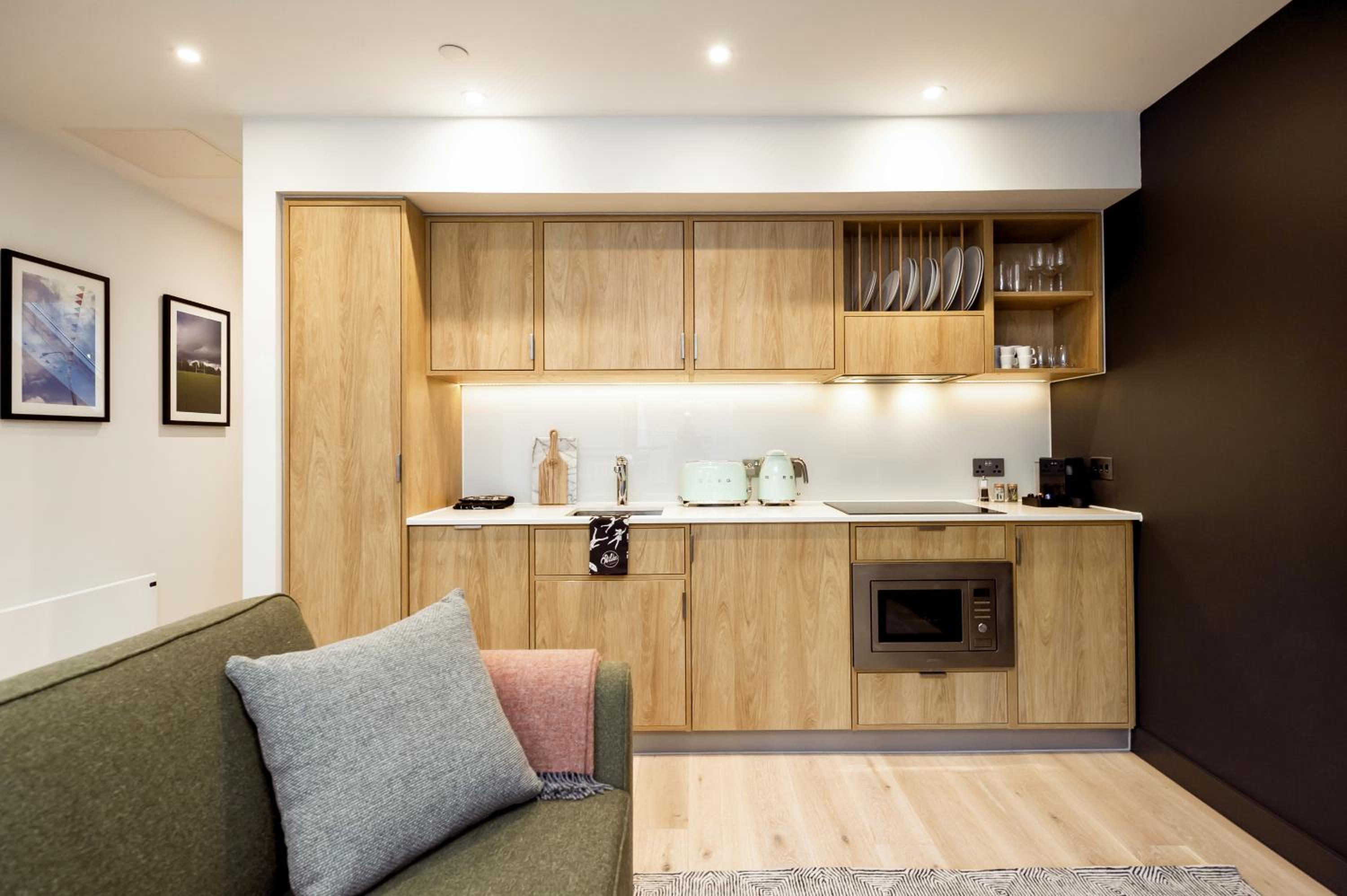 One Twin Bedroom Apartment with Castle View photo 3
