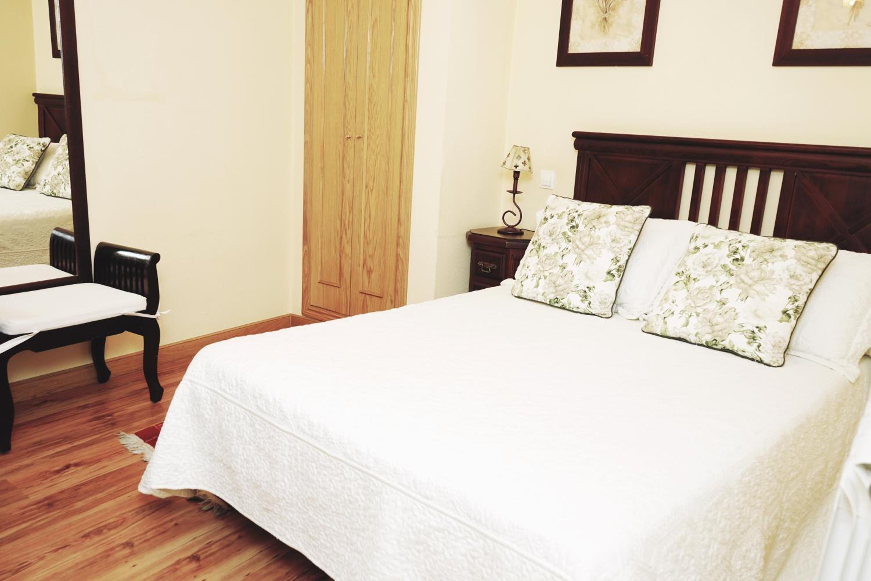 Family Room - Photo 8