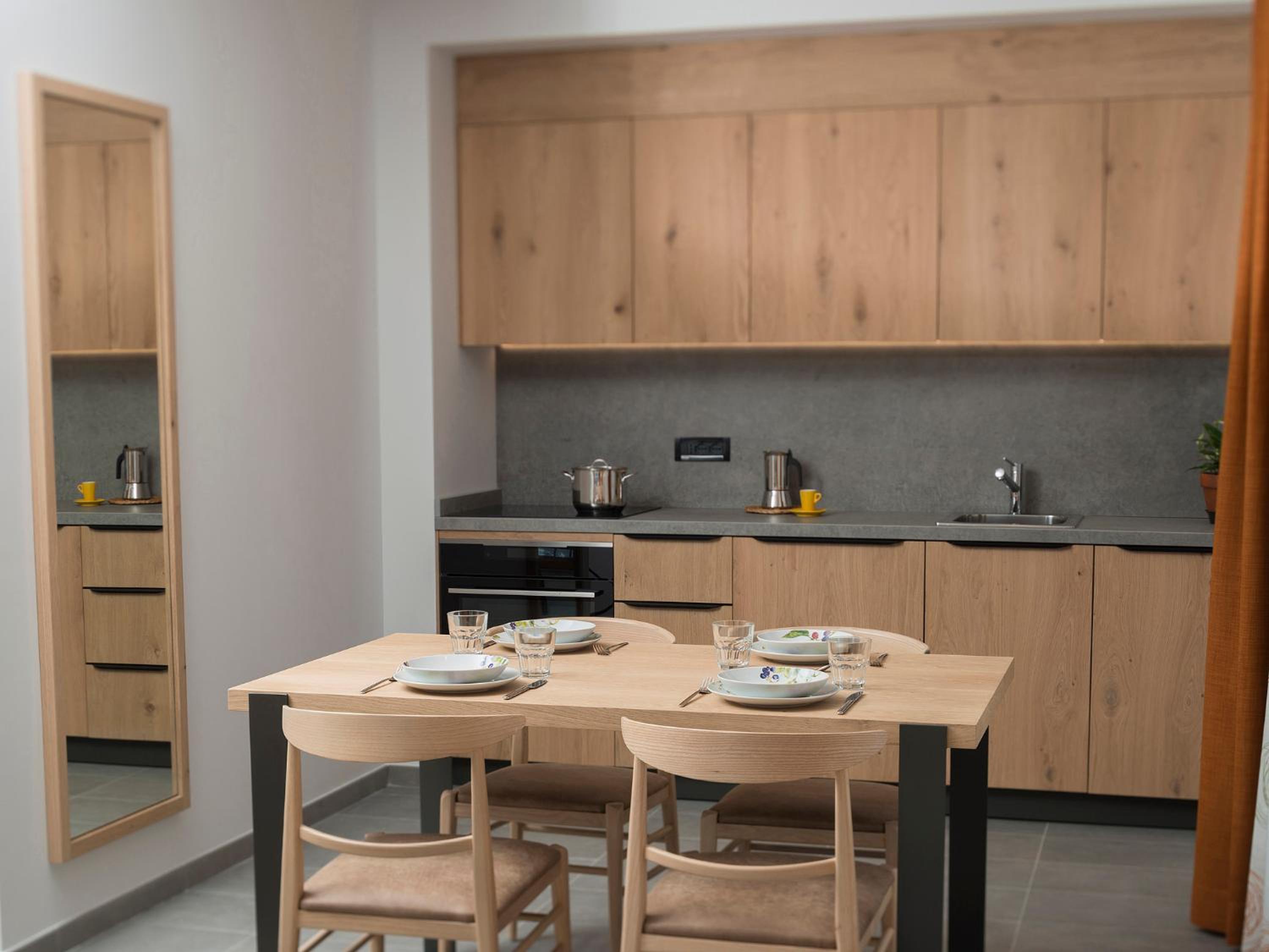 One-Bedroom Apartment - Photo 2