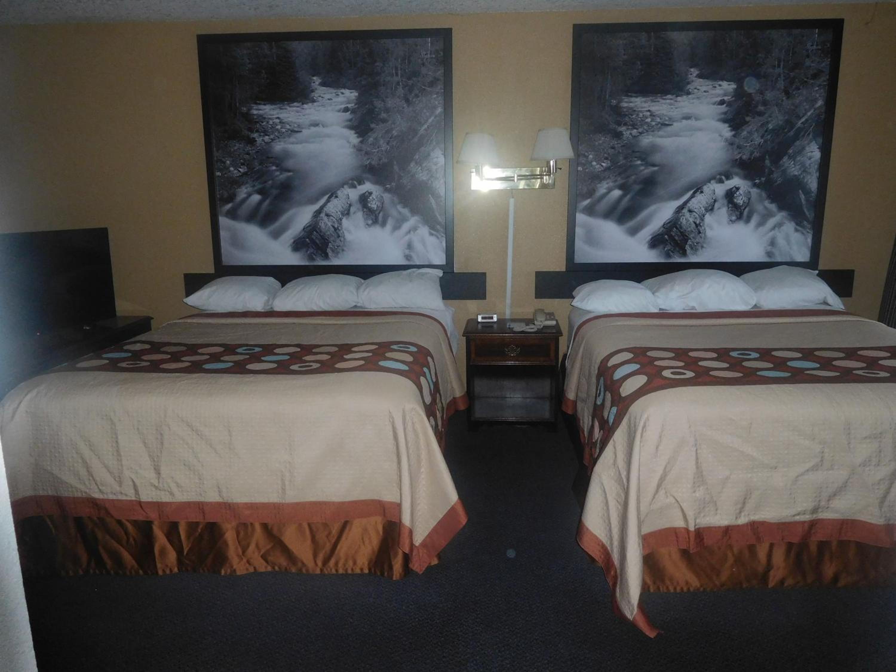 Queen Room with Two Queen Beds - Accessible/Non-Smoking - Photo 1
