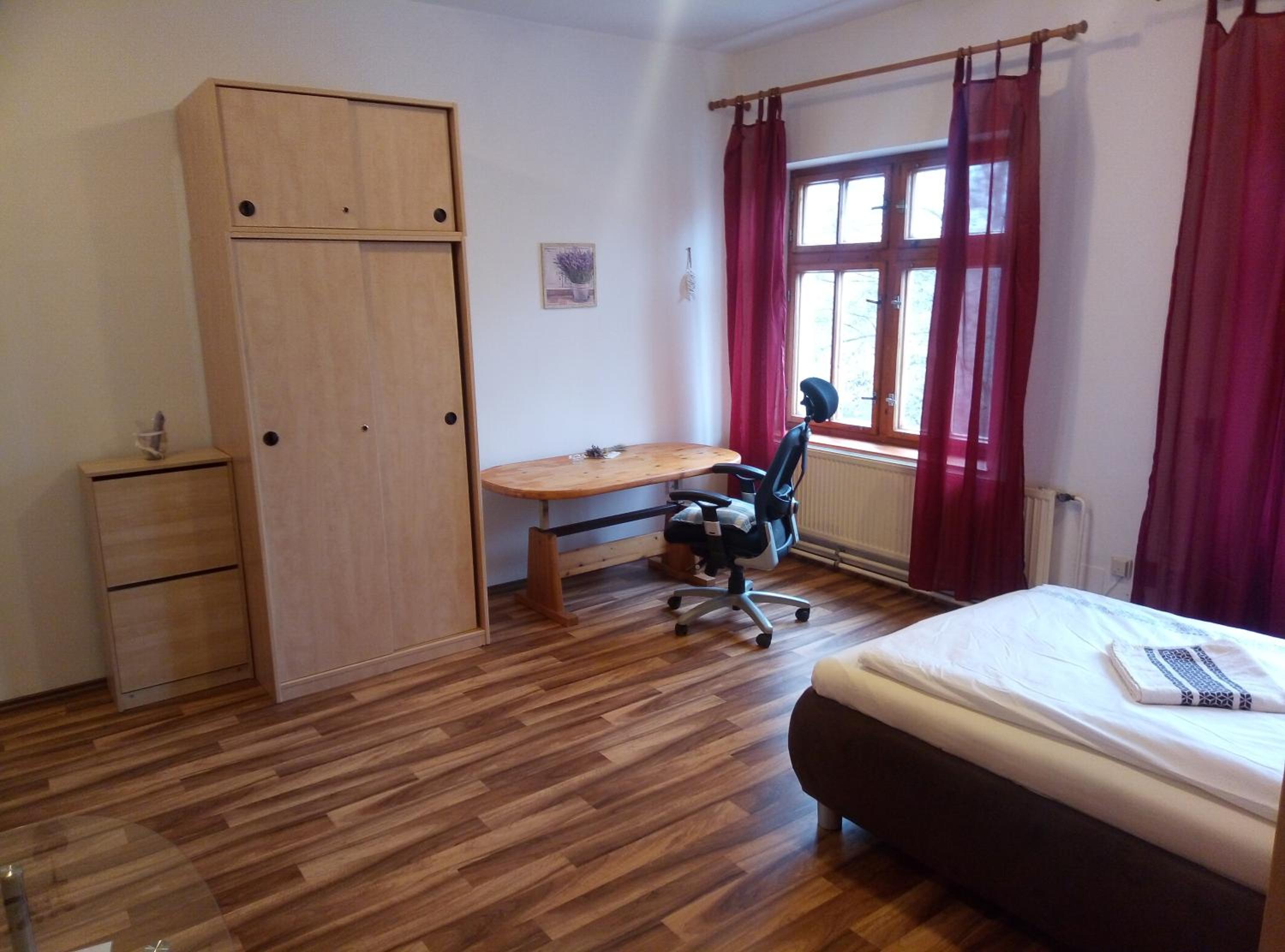 Basic Triple Room with Shared Bathroom photo 2