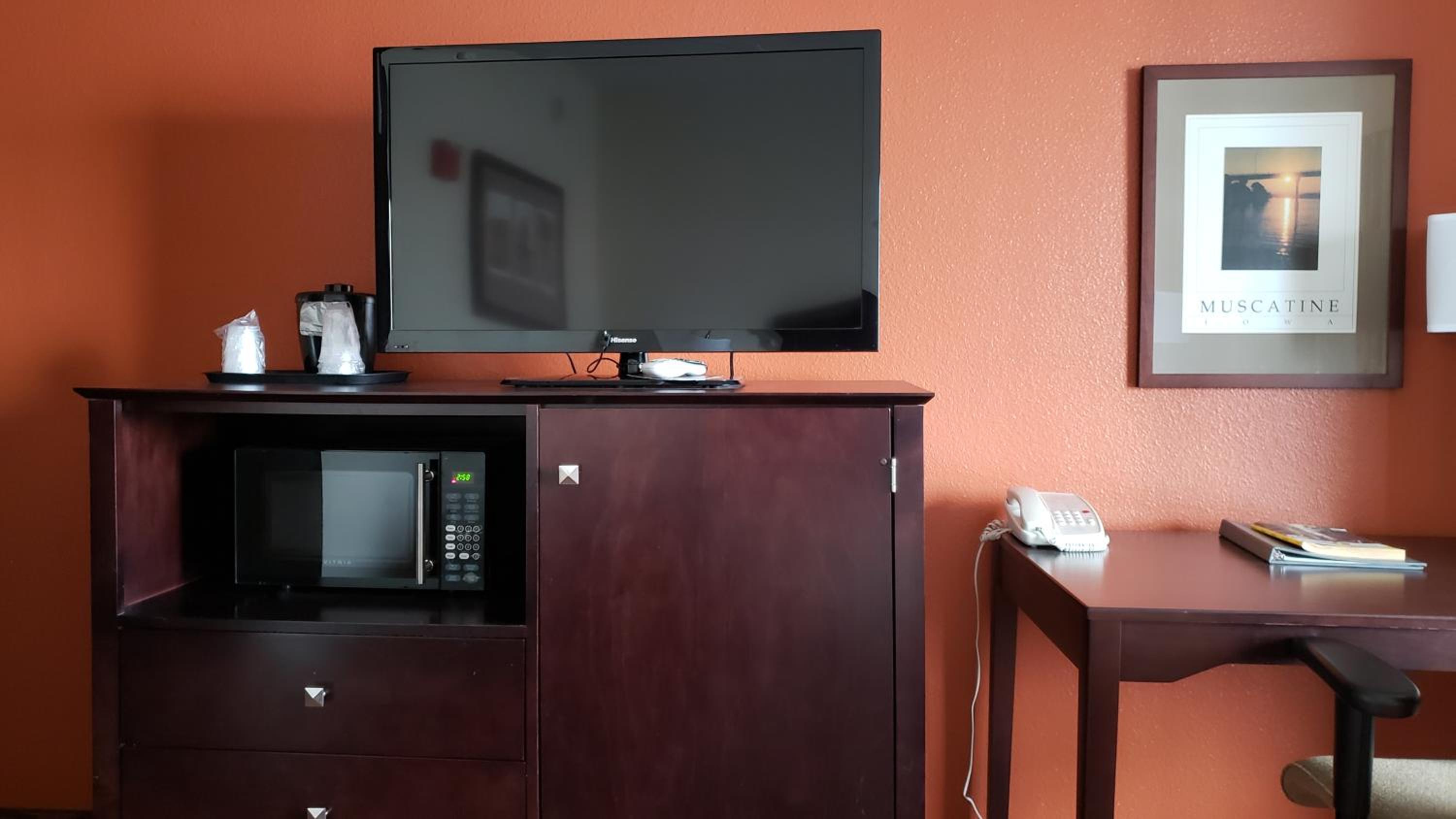 King Room - Non-Smoking - Photo 3