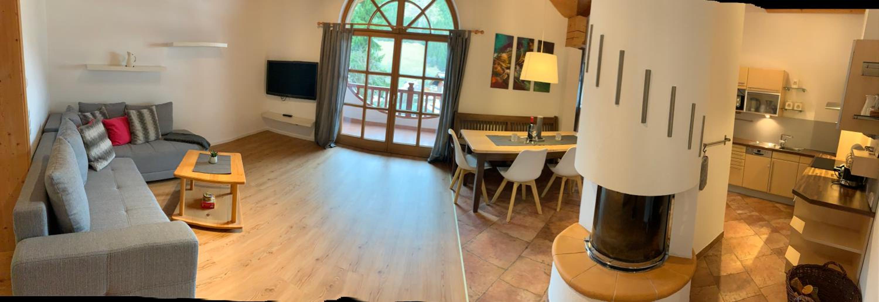 Apartment with Mountain View - Photo 1