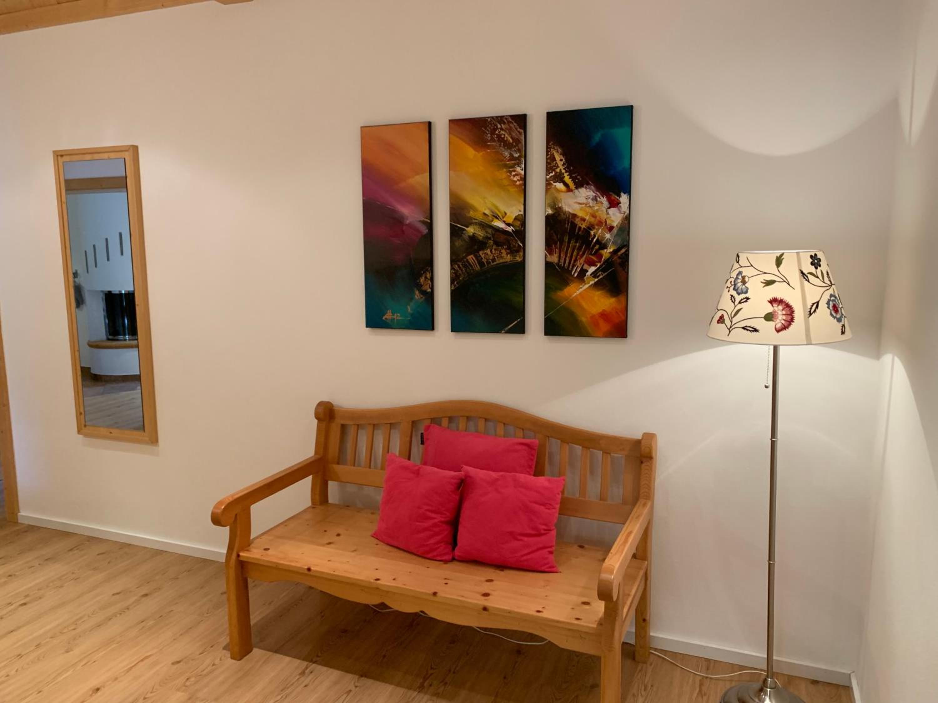Apartment with Mountain View - Photo 5