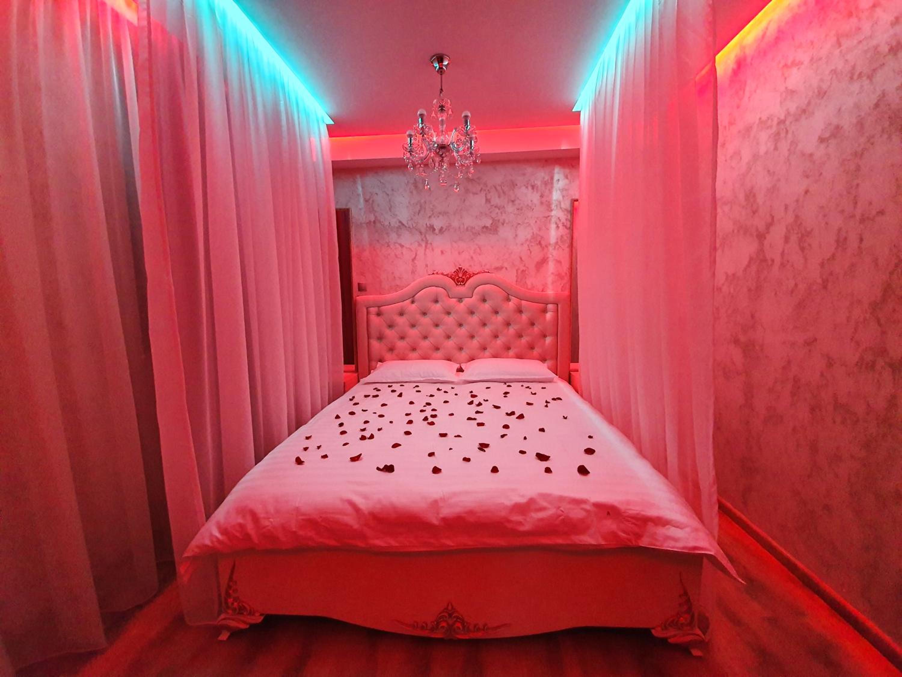 One-Bedroom Apartment - Photo 10