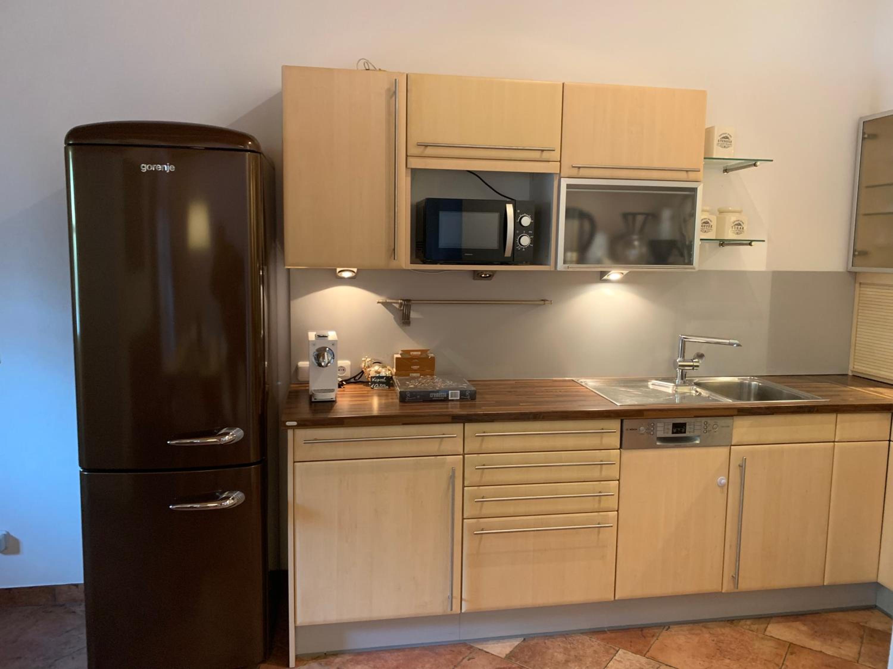 Apartment with Mountain View - Photo 4