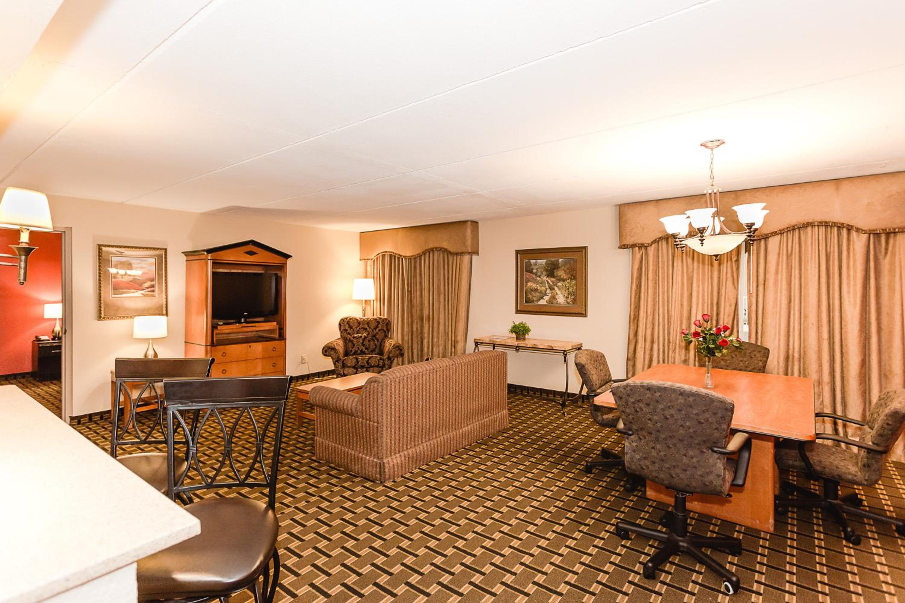 Business King Suite - Photo 1