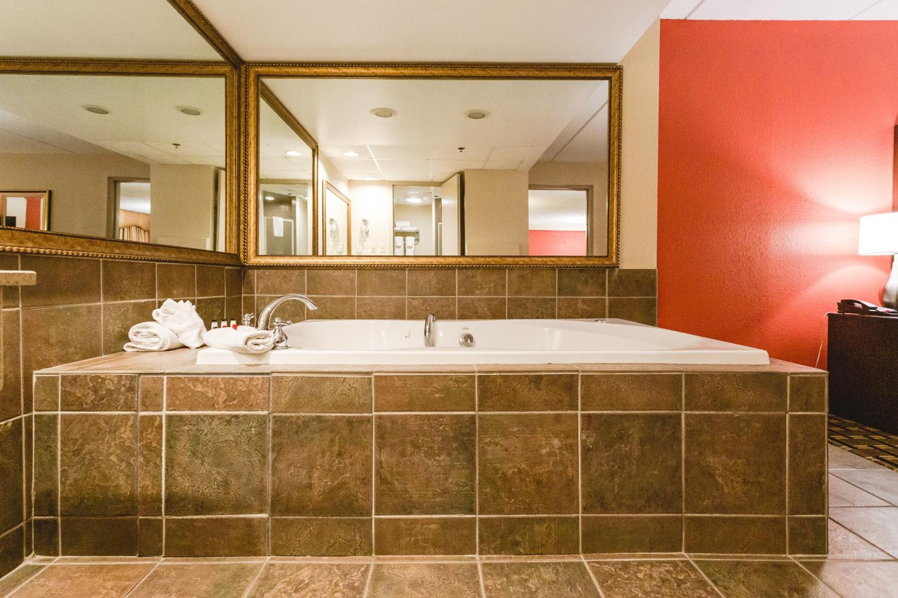 Business King Suite - Photo 11
