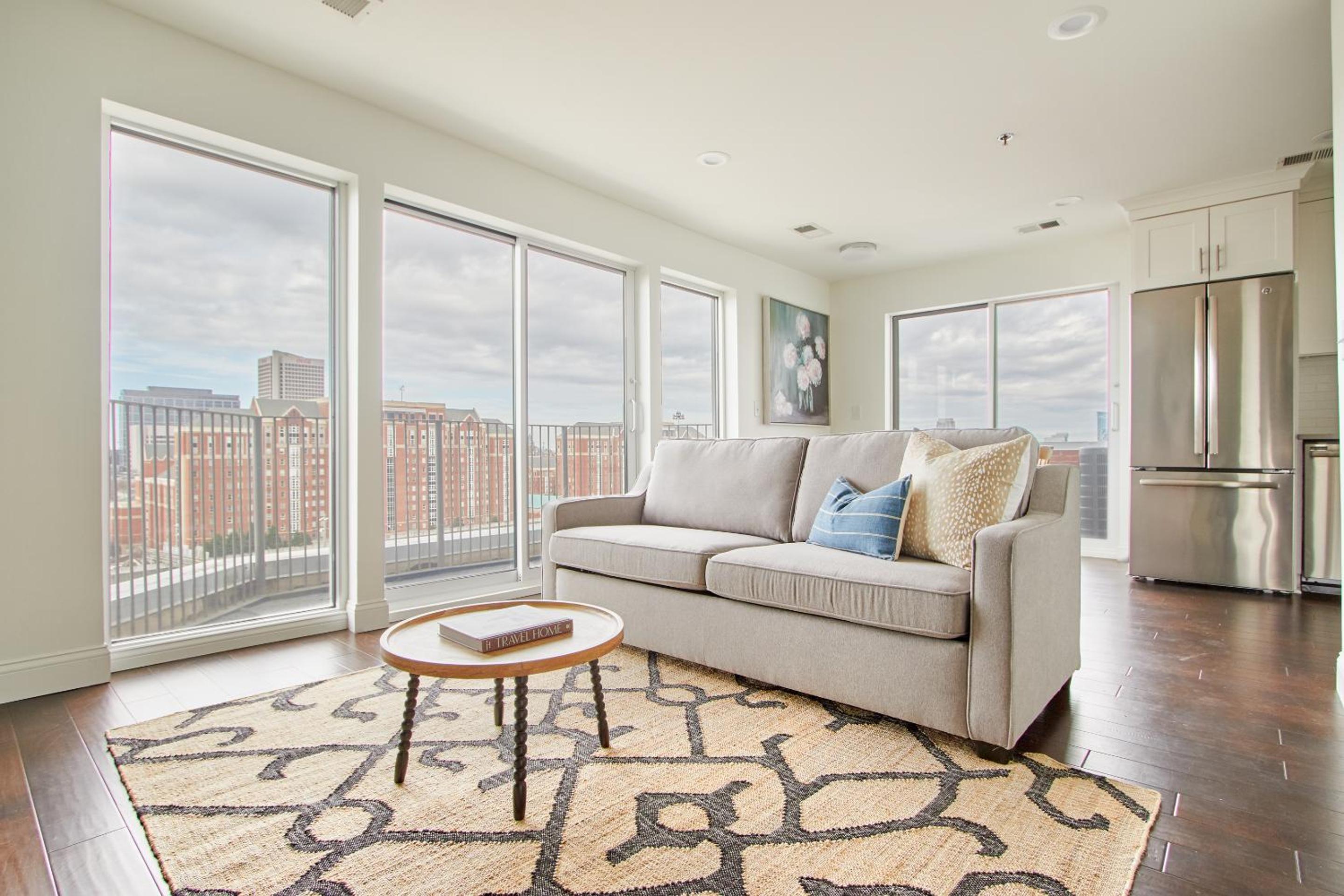 One-Bedroom Apartment with Balcony - Photo 3