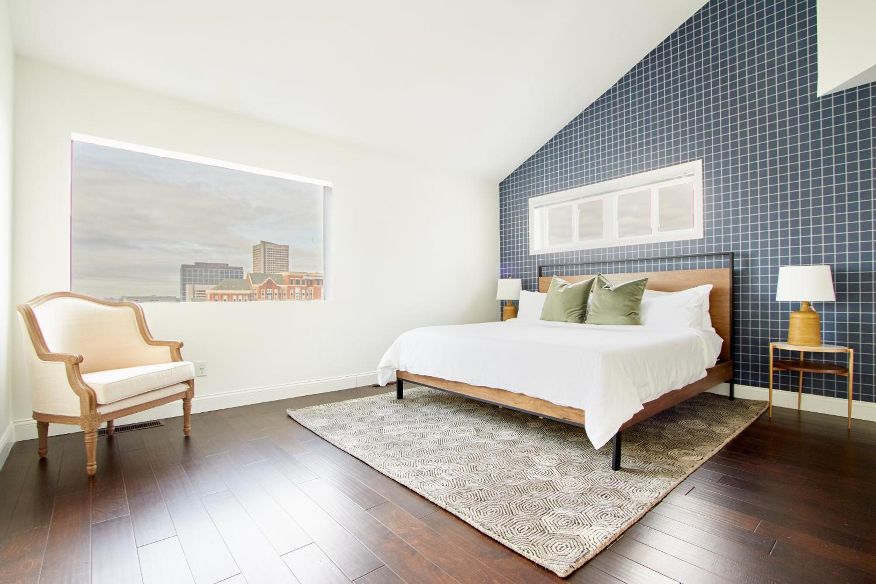 One-Bedroom Apartment with Balcony - Photo 1