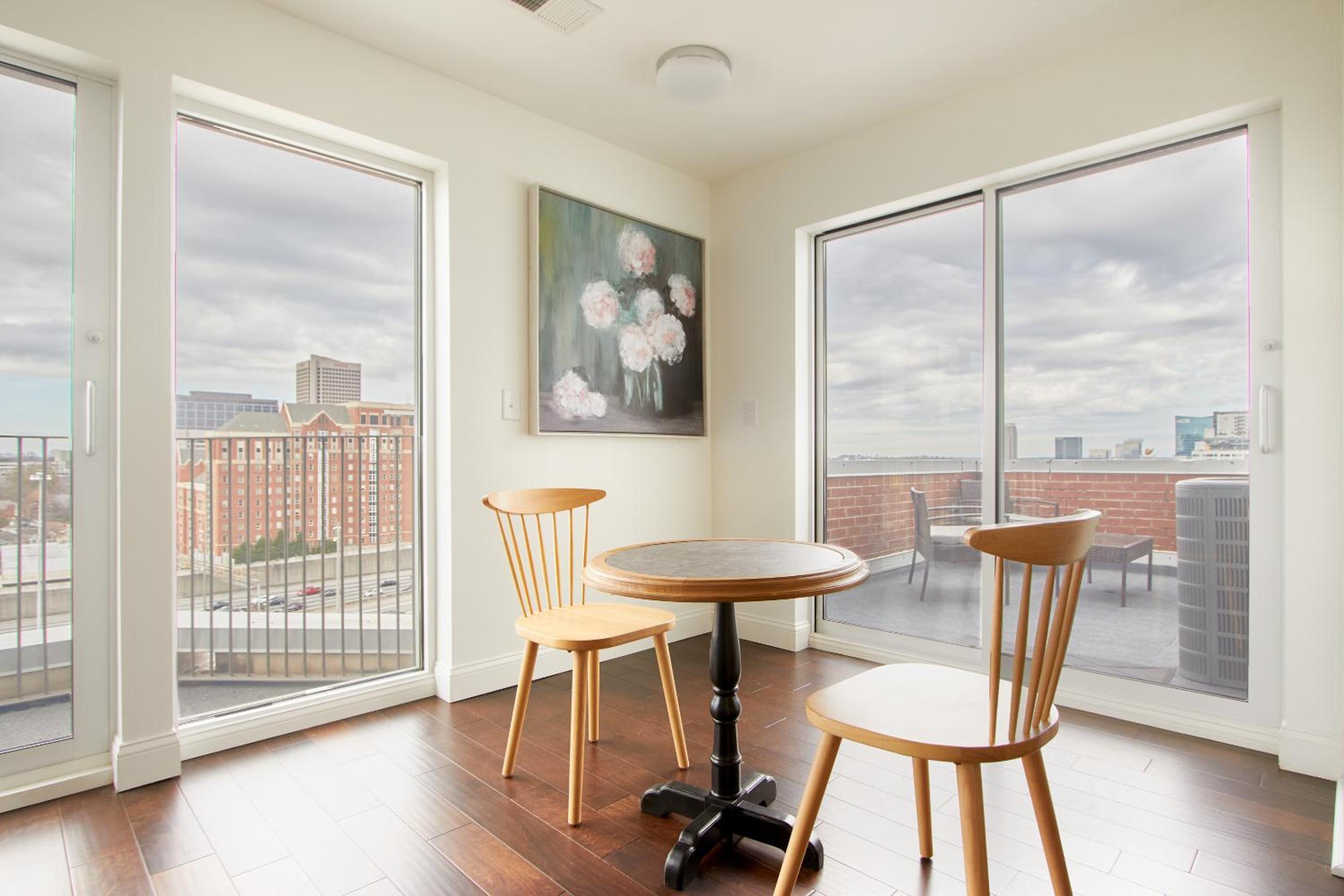 One-Bedroom Apartment with Balcony - Photo 2