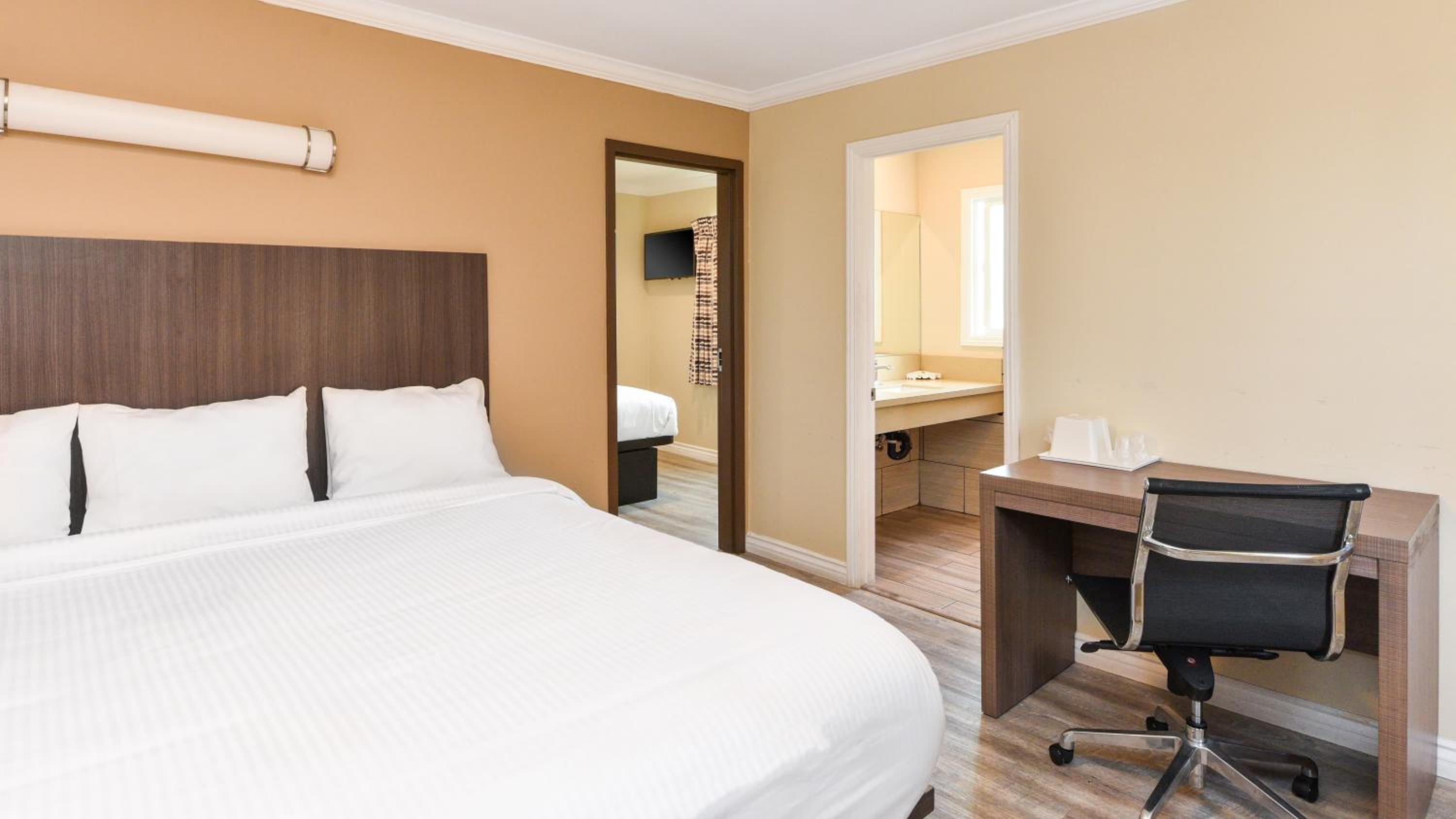 King Suite - Photo 5