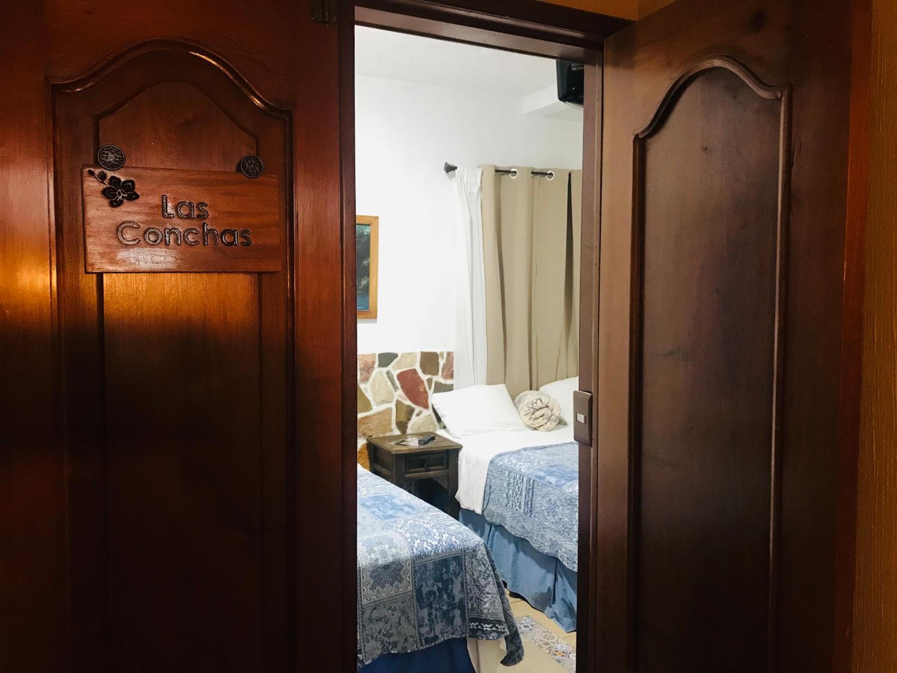 Queen Room photo 2