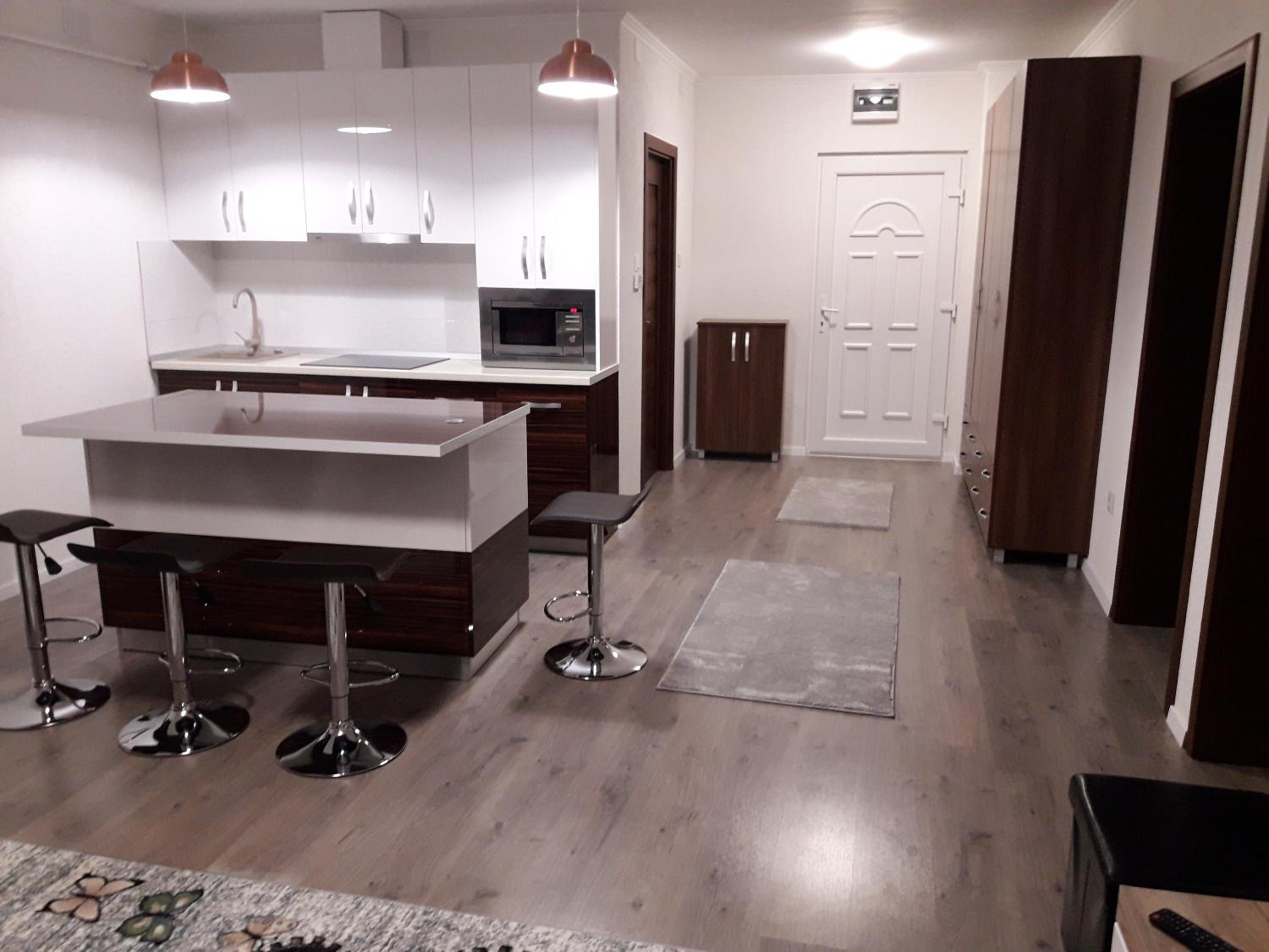 Two-Bedroom Apartment - Photo 5