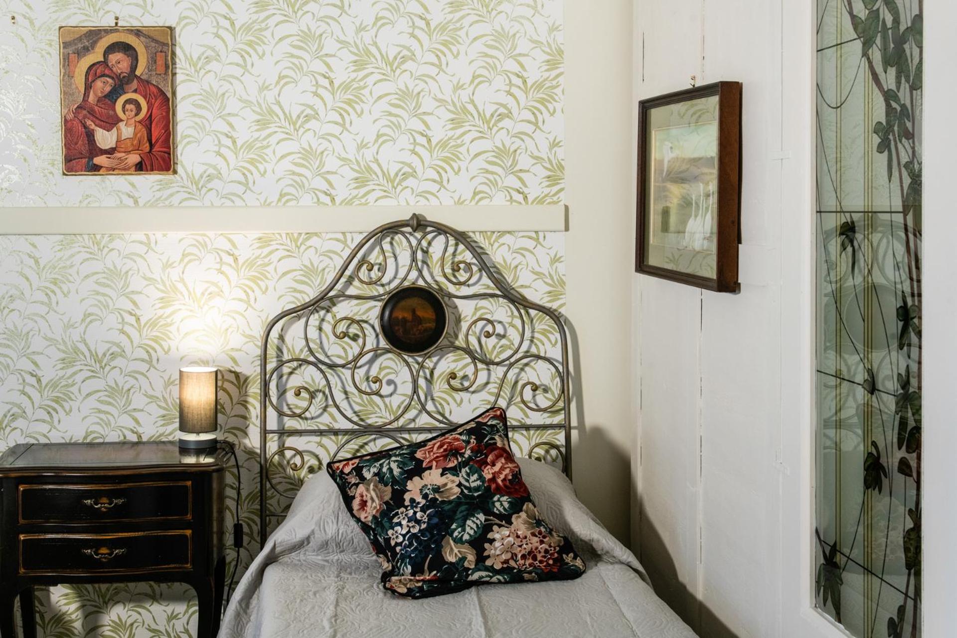 Deluxe Family Suite - Photo 1