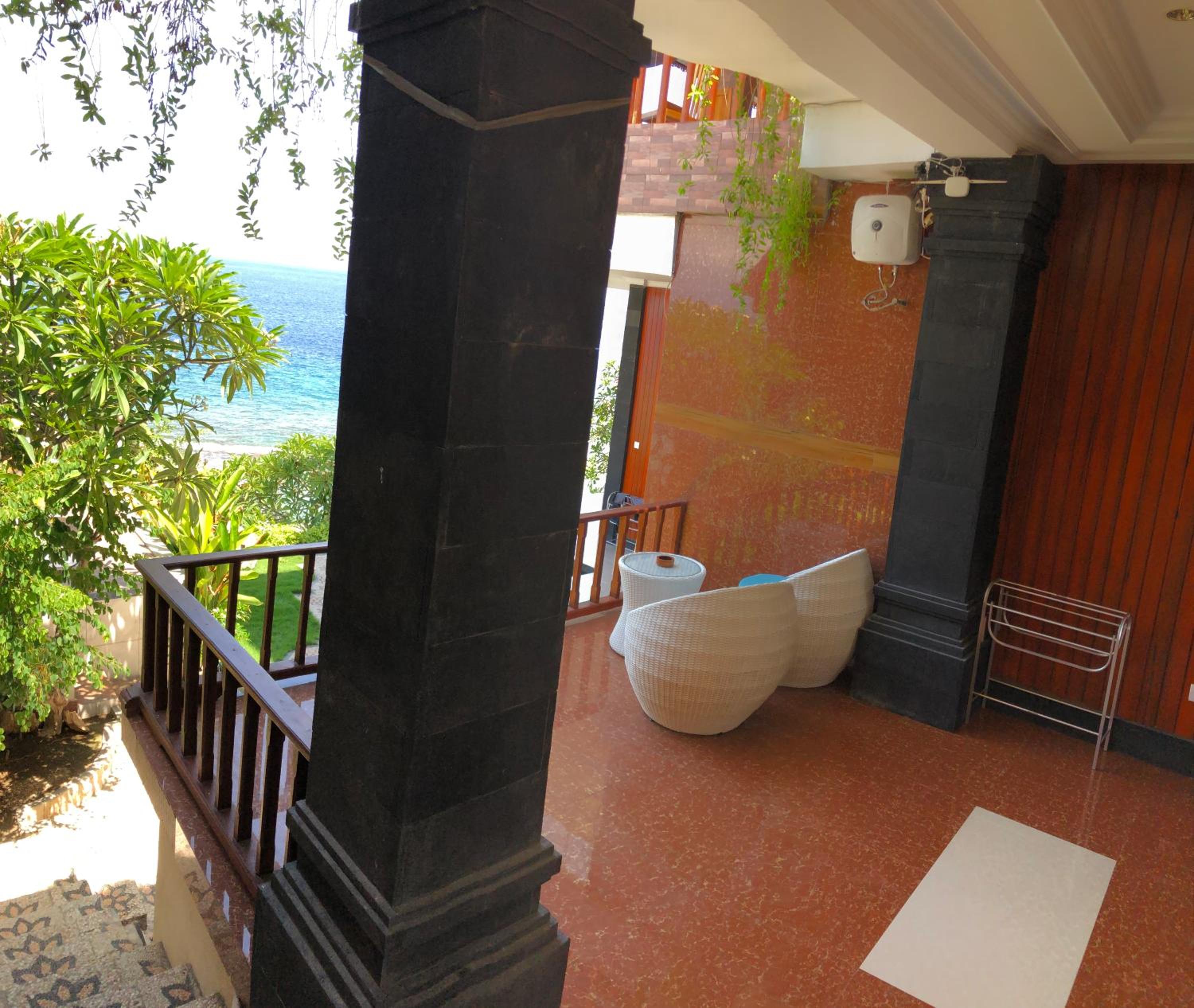 Double Room with Balcony and Sea View - Photo 5