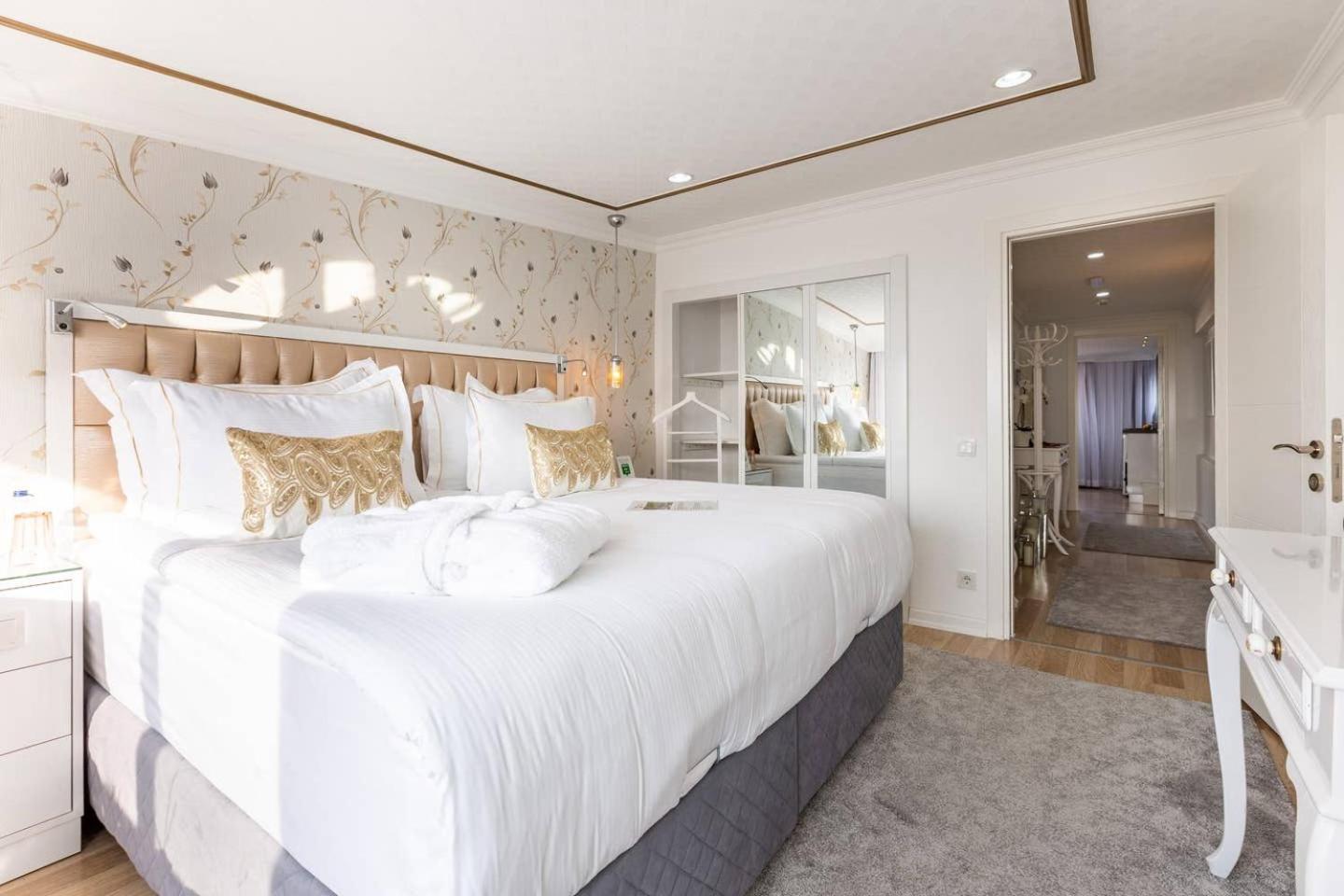 Junior Suite with Sea View - Annex A Block photo 3