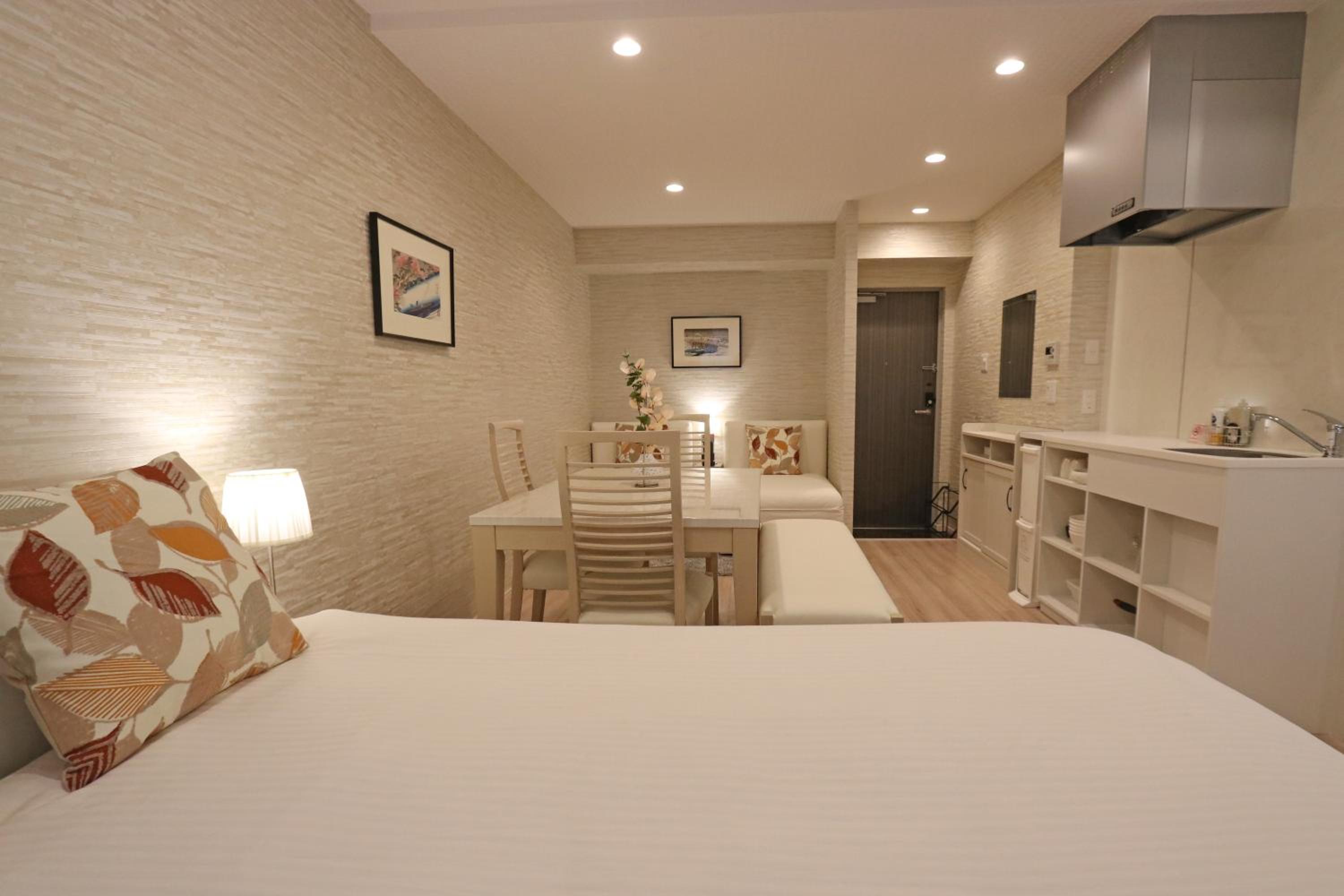Superior Family Room photo 2