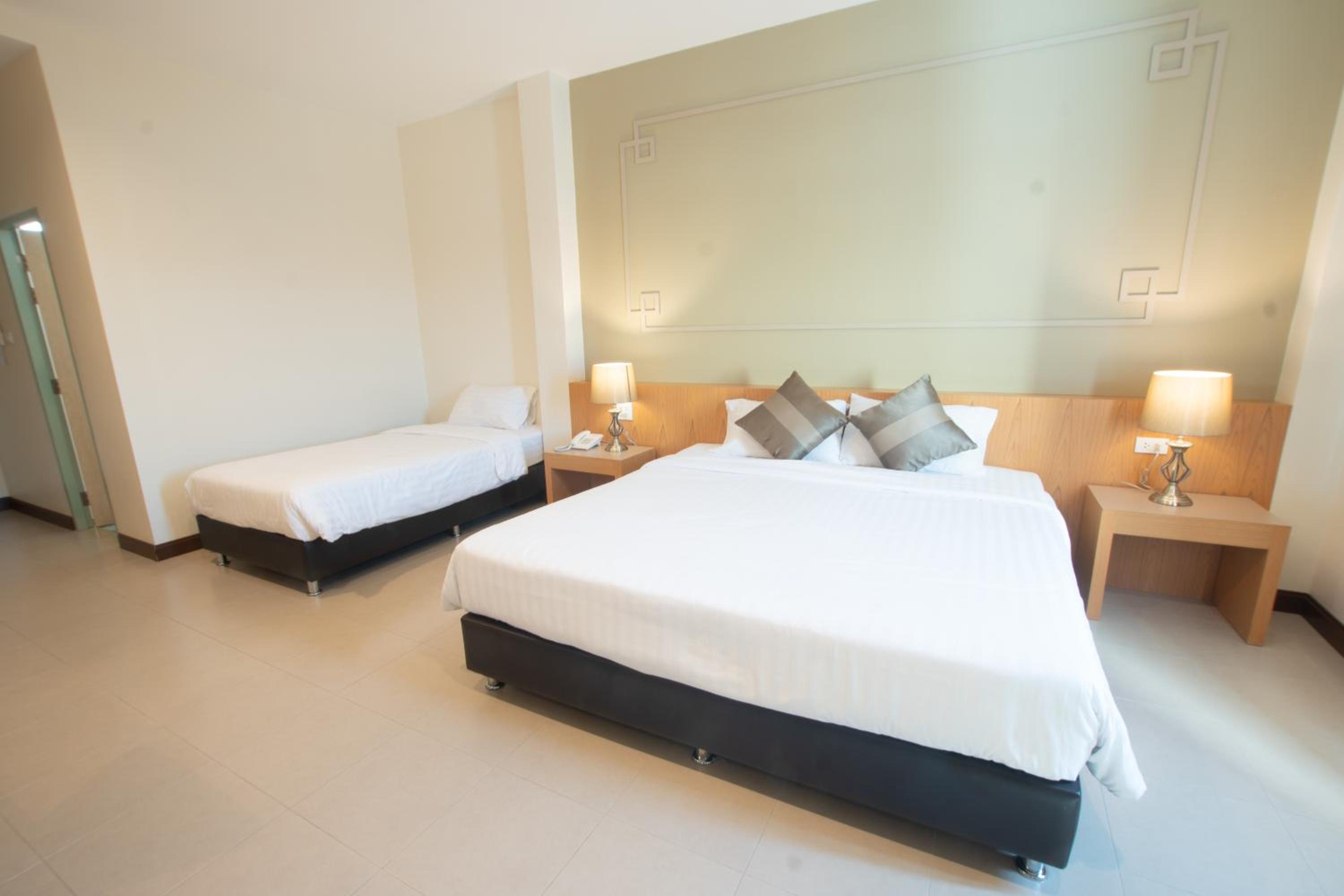 Deluxe Triple Room