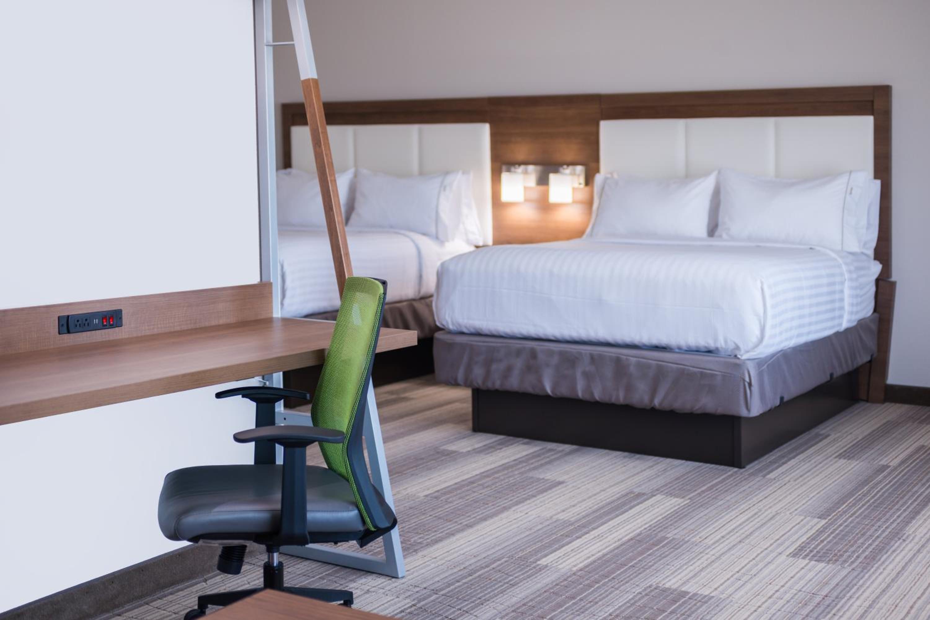 Standard Queen Room with Two Queen Beds