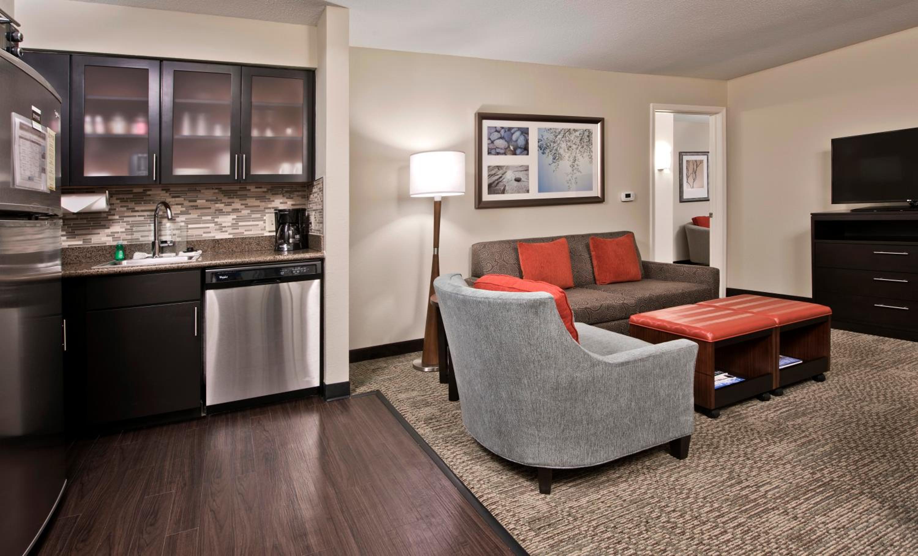 Two-Bedroom Suite with Oner King Bed and One Queen Bed - Photo 7