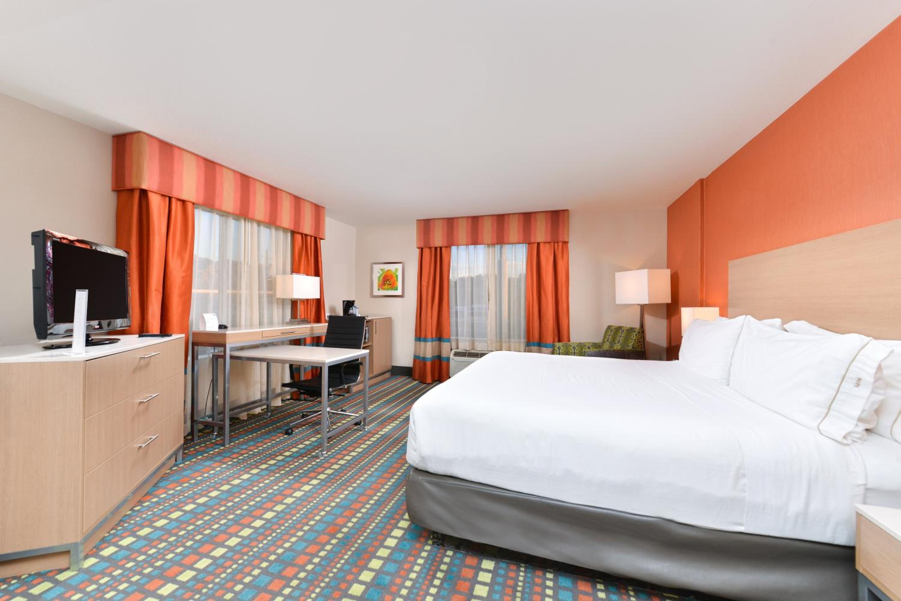 Standard King Room - Photo 5