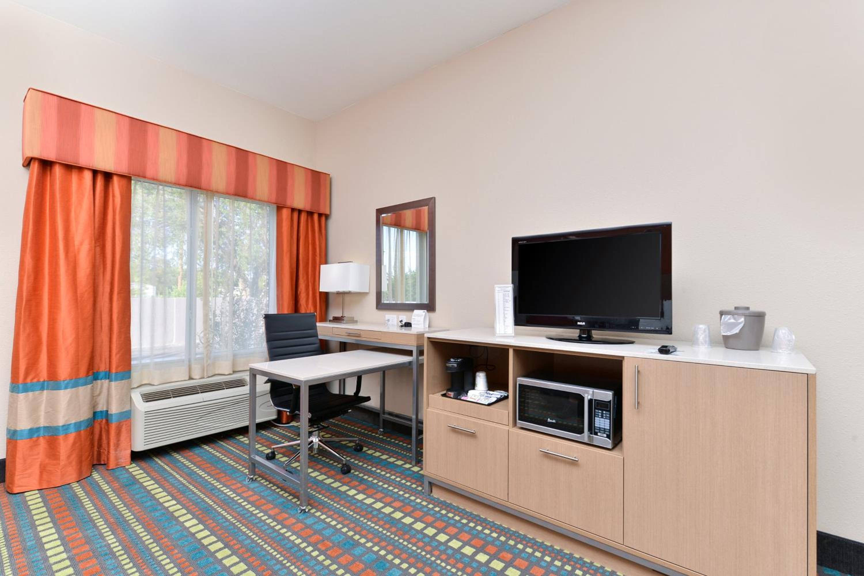Standard King Room - Photo 3