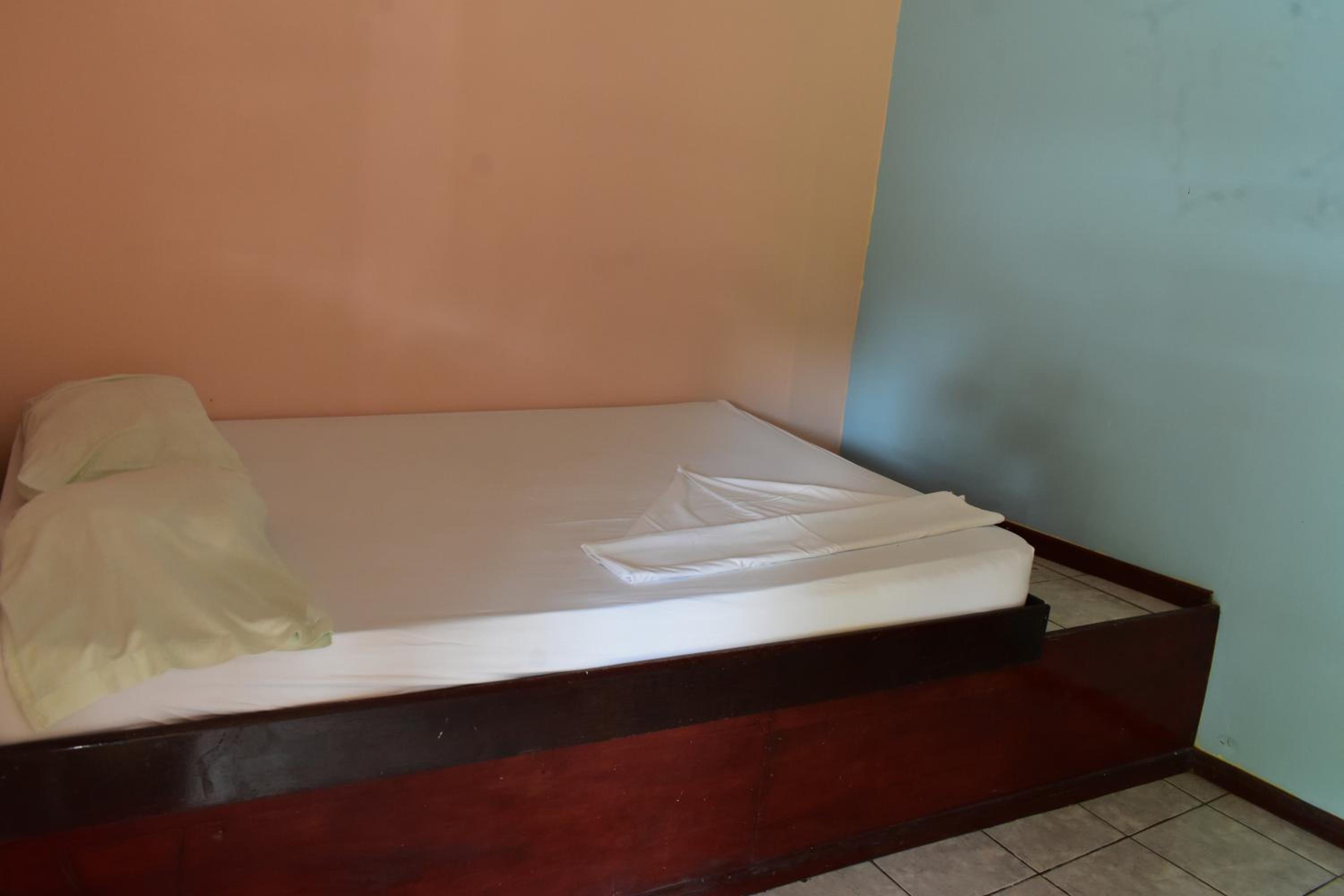 Standard Double Room with Shared Bathroom photo 1
