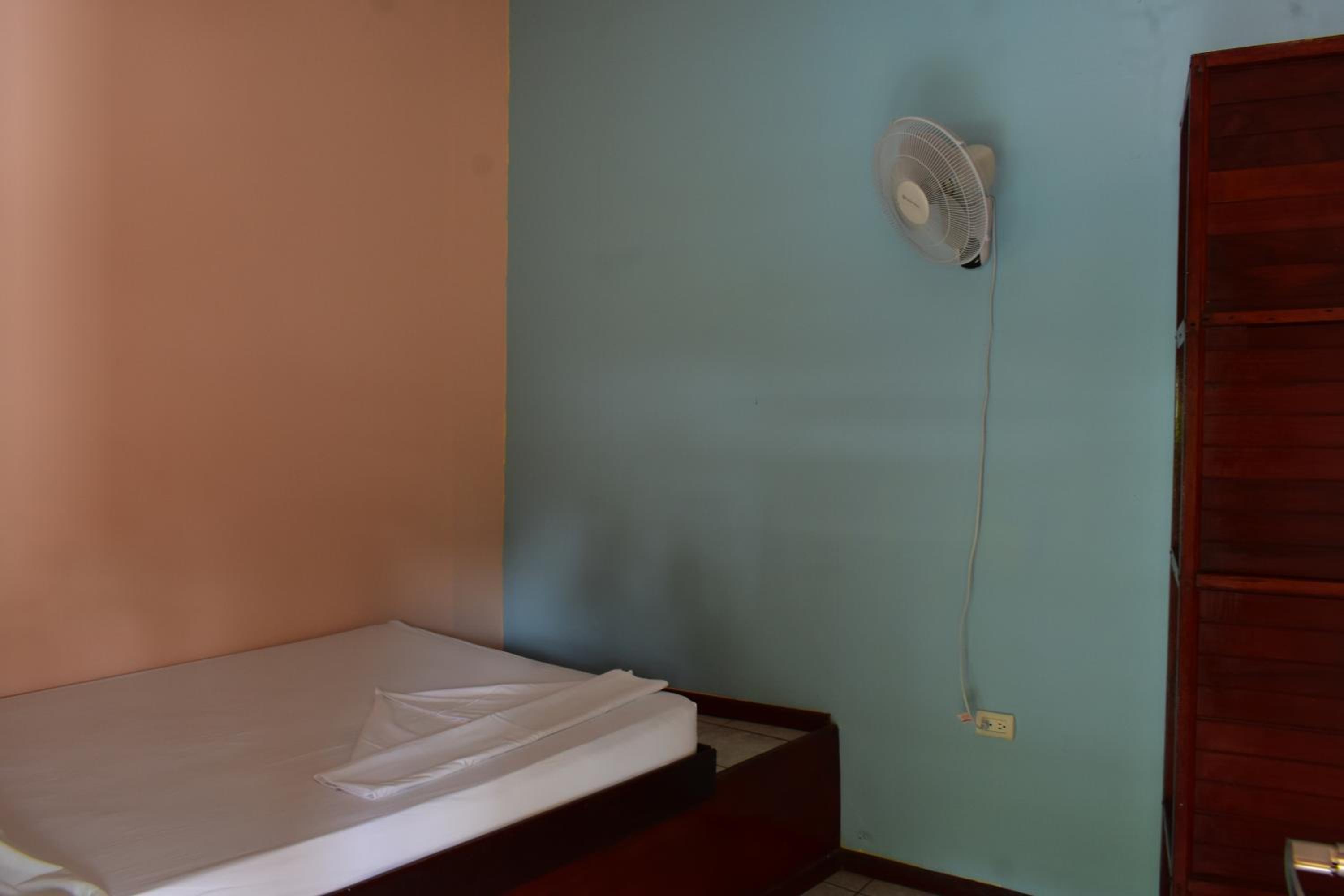 Standard Double Room with Shared Bathroom photo 3