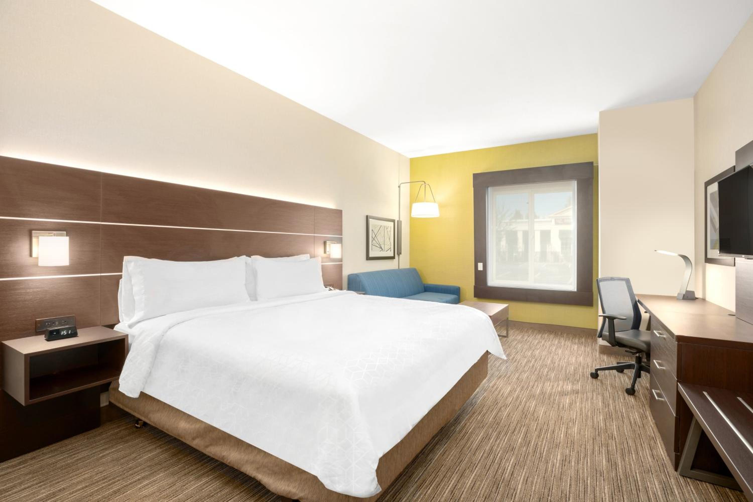 Standard King Room - Photo 2