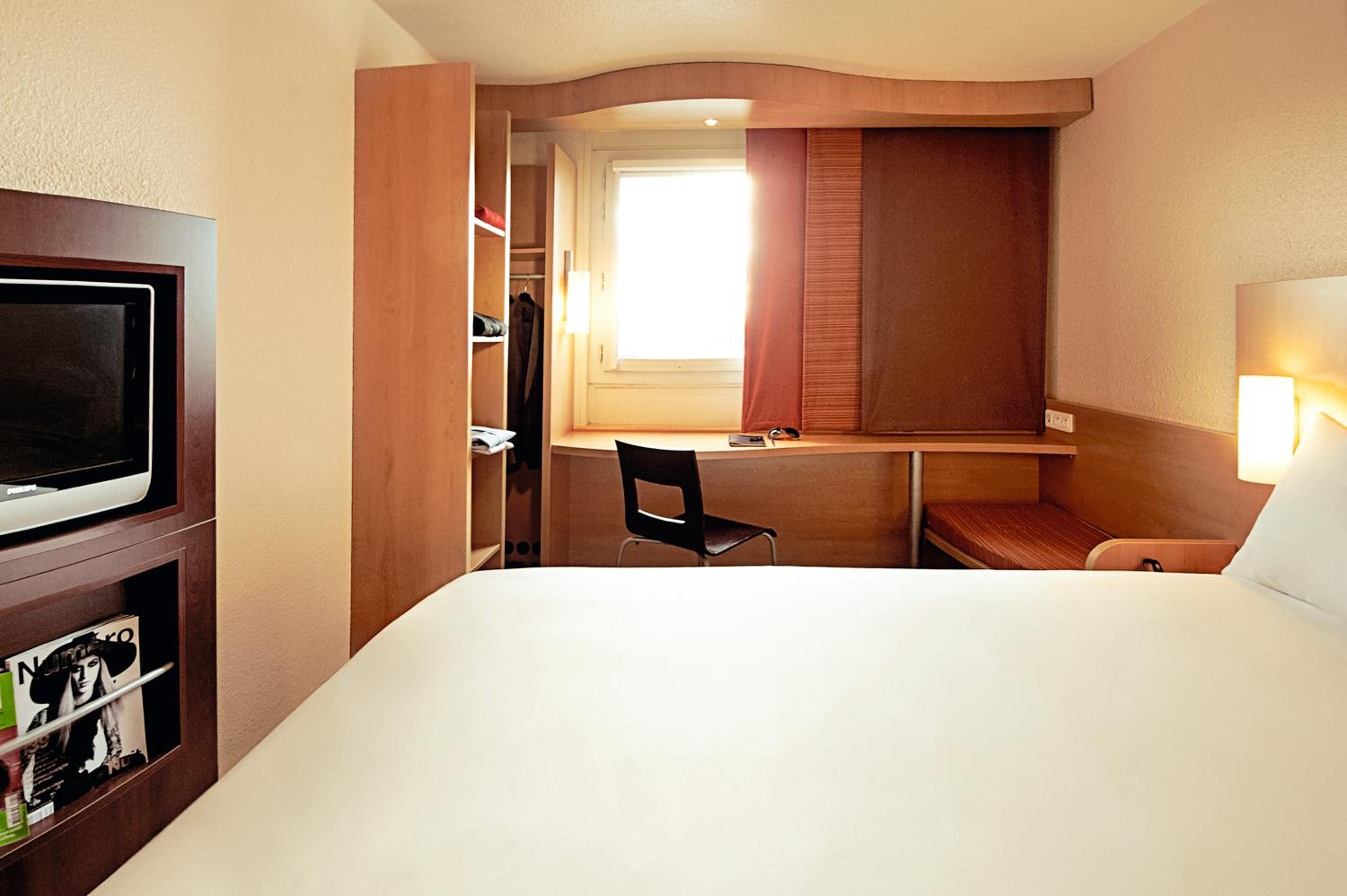 Standard Room with 1 Double Bed - Photo 5
