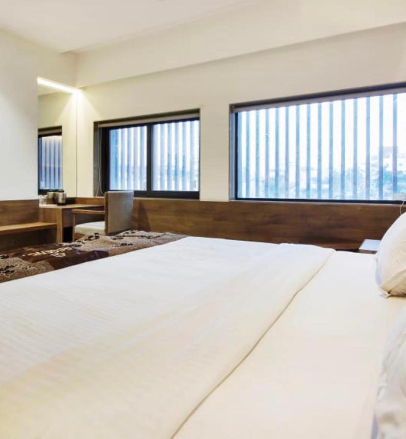 Large Double Room - Photo 6