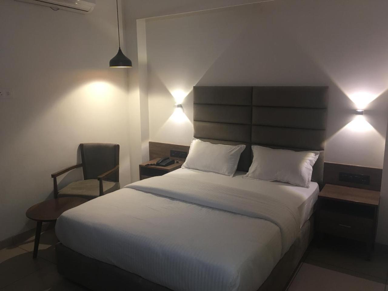 Deluxe Room - Photo 4