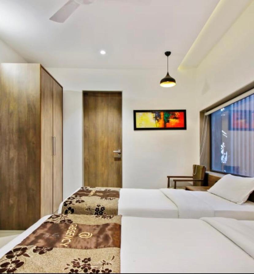 Large Double Room - Photo 3