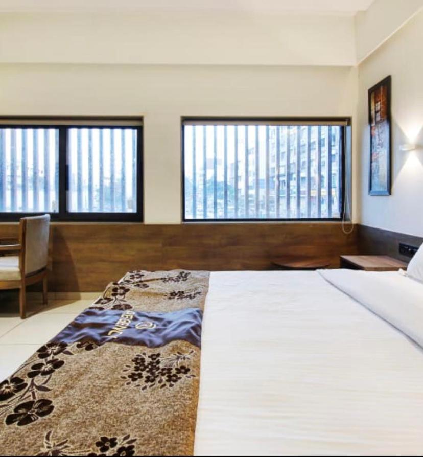 Large Double Room - Photo 14