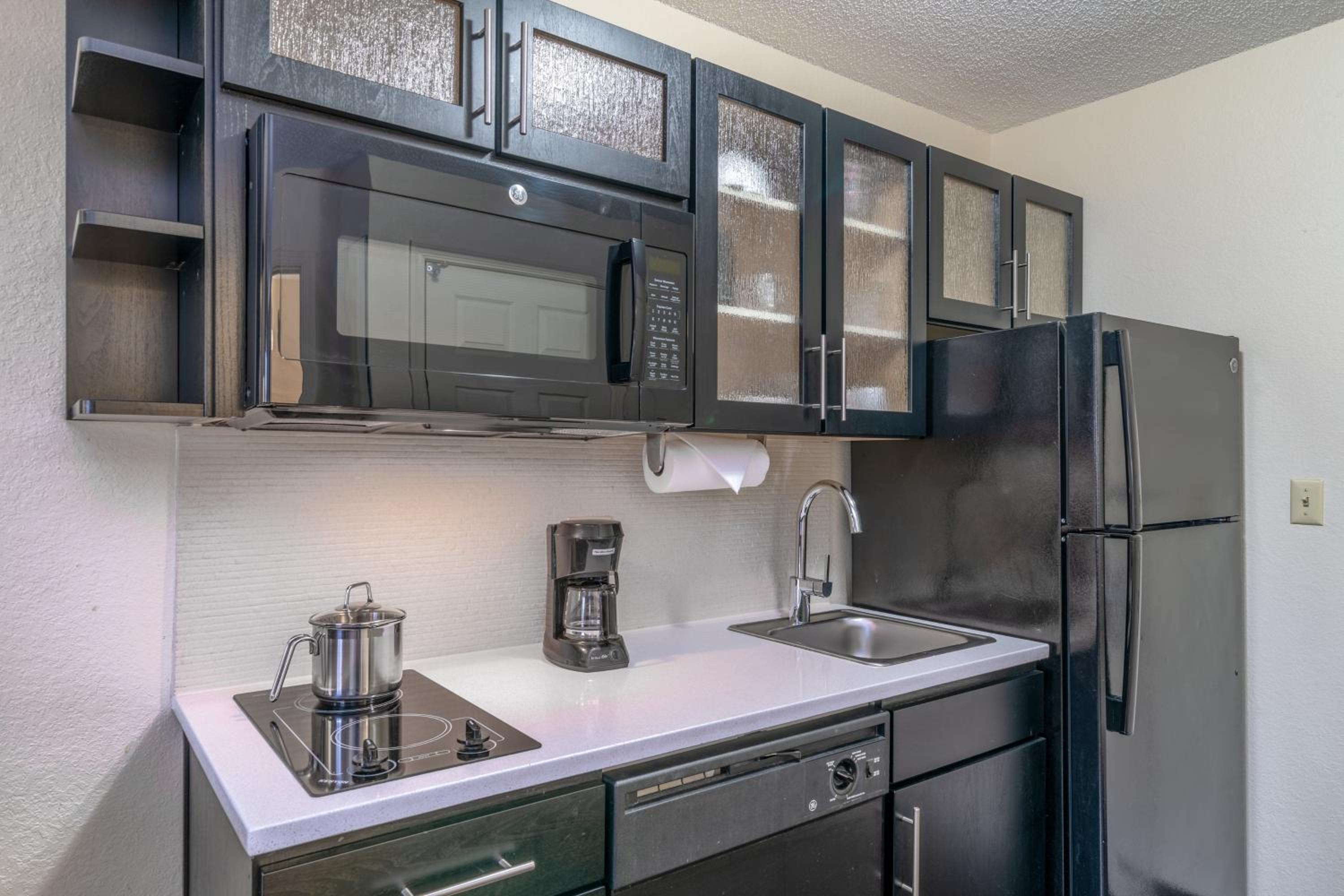 Studio Suite - Photo 2