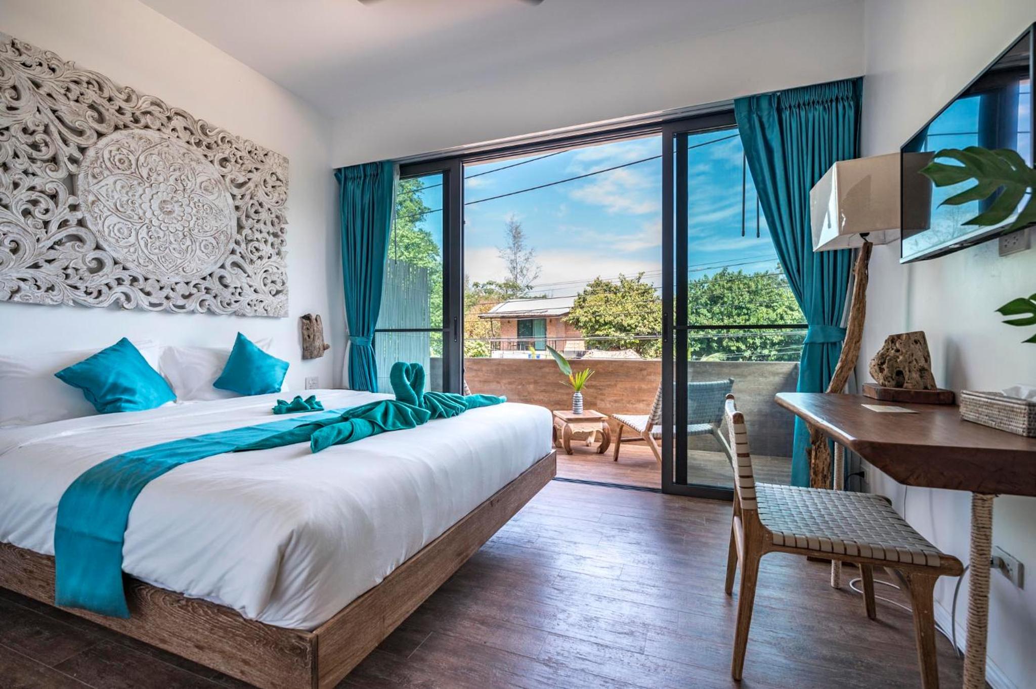 Deluxe Double Room with Balcony photo 2