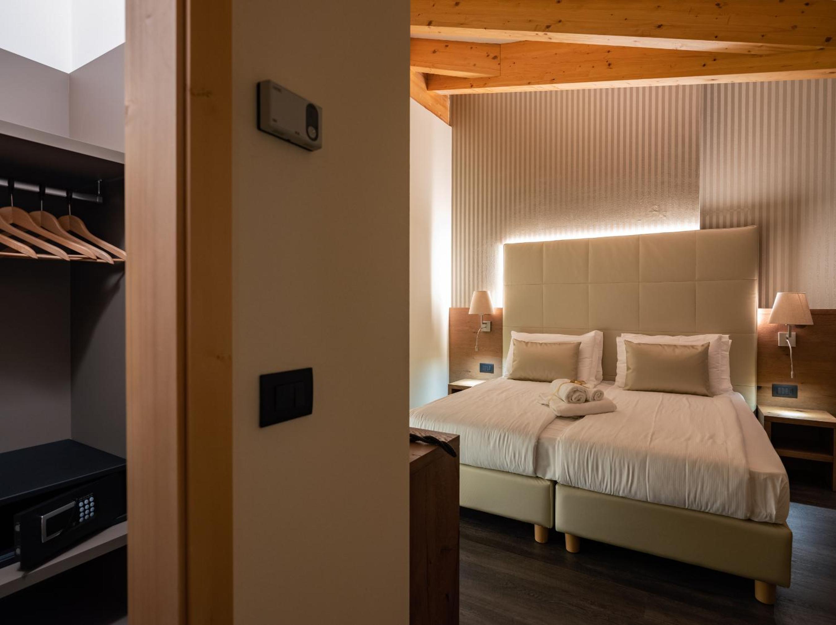 Suite - Photo 5