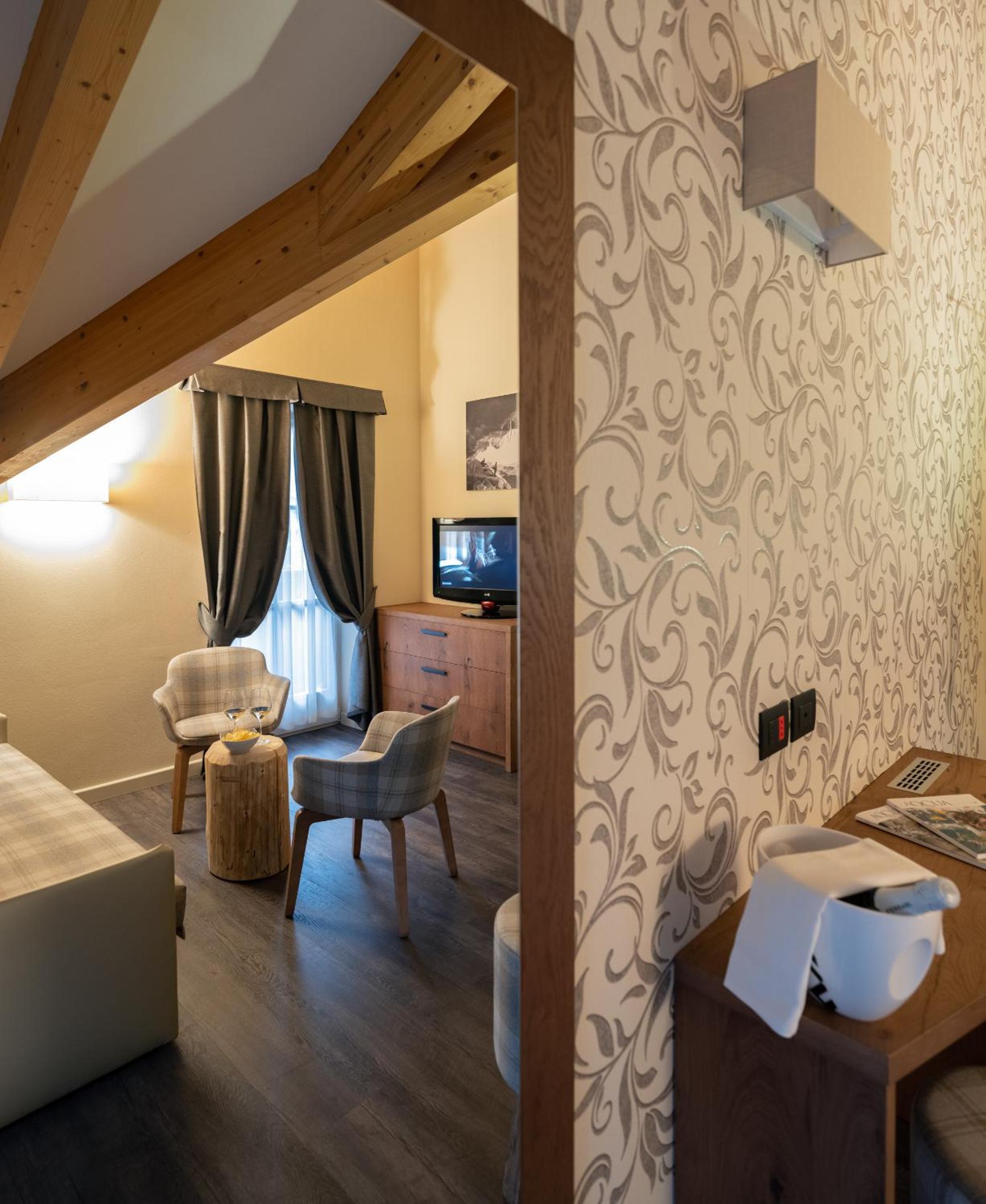 Suite - Photo 10