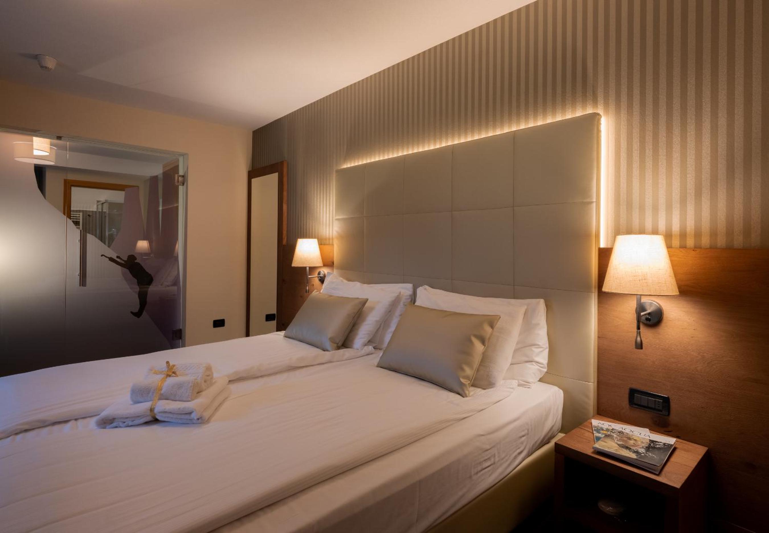 Suite - Photo 15